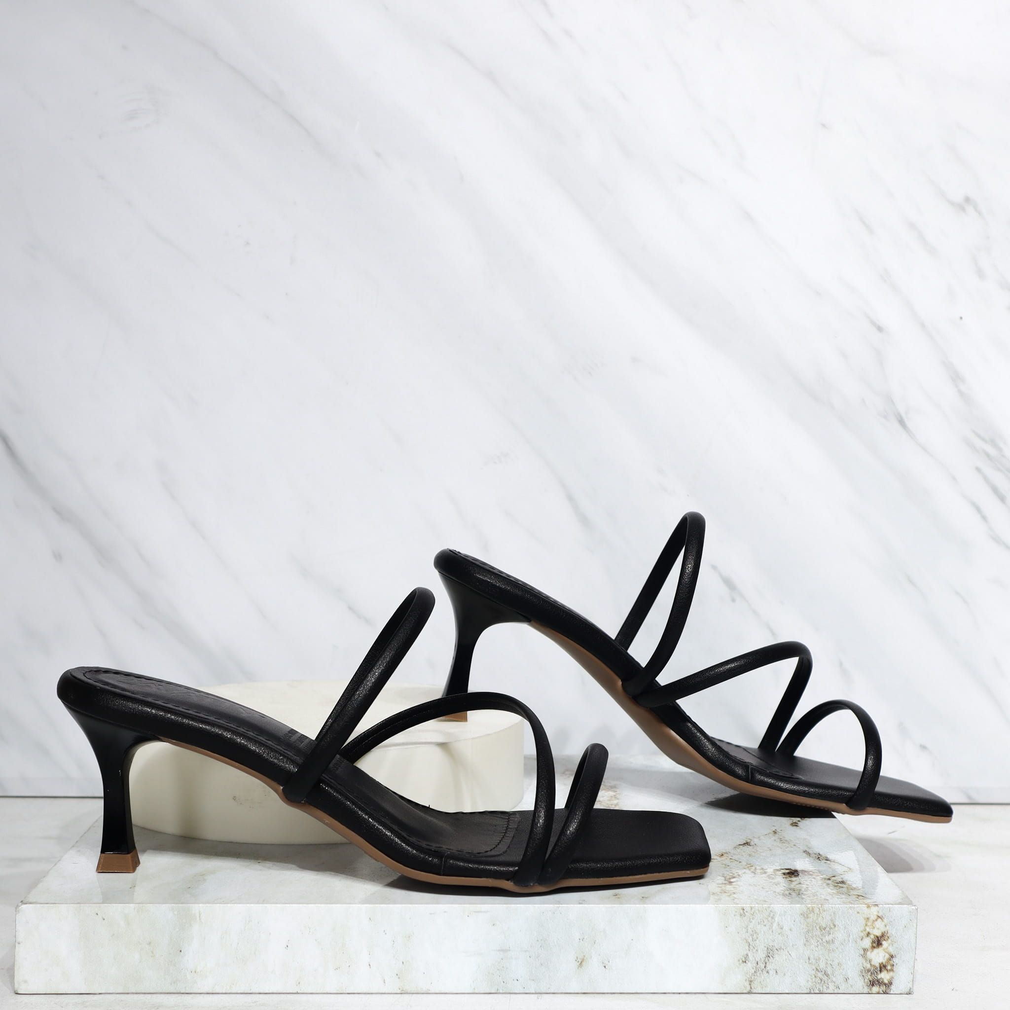 Sandalia tacon negro para mujer 5501-Z471