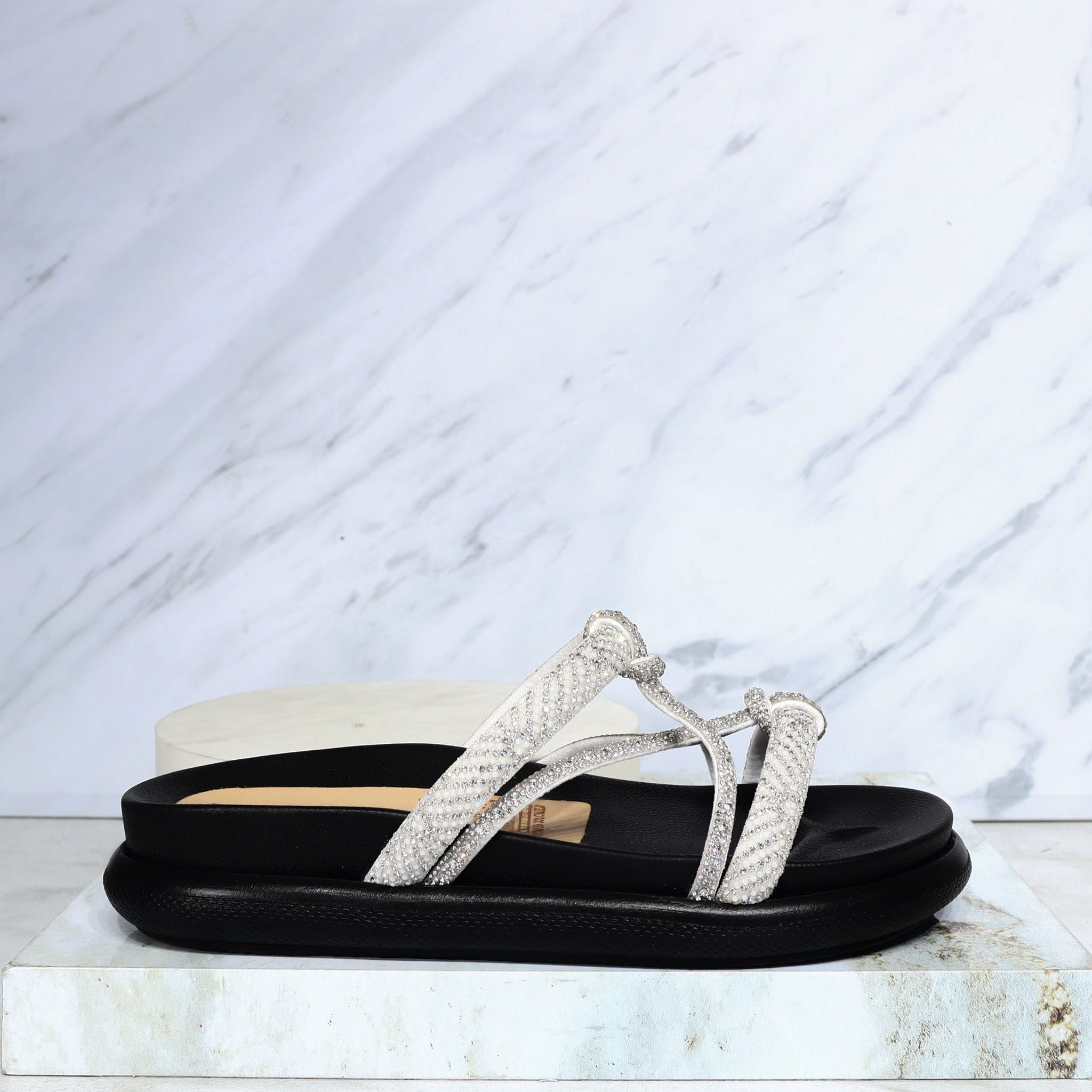 Sandalia canoa blanco x piedras para mujer 7022-Z617