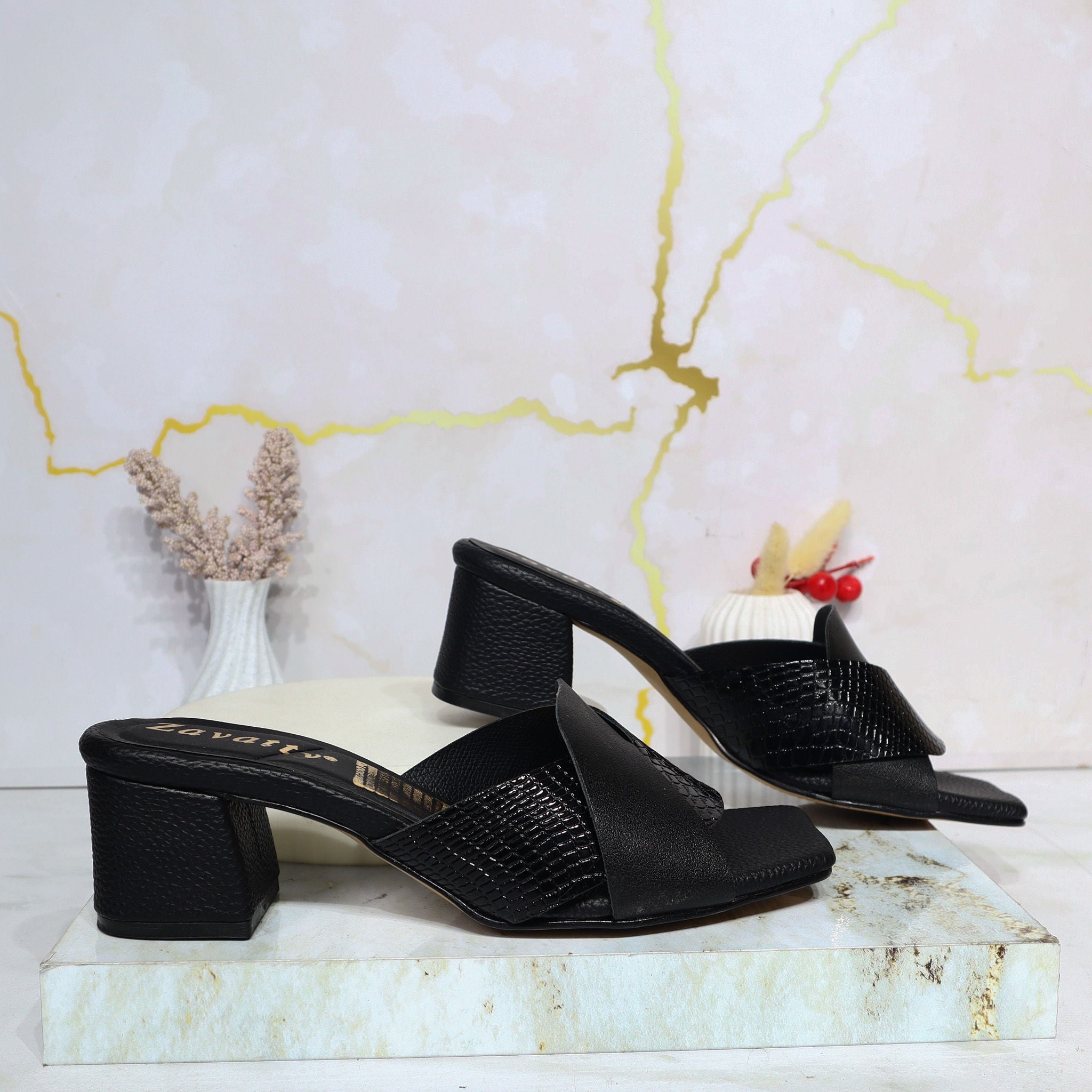 Sandalia plana negro para mujer 710-Z509