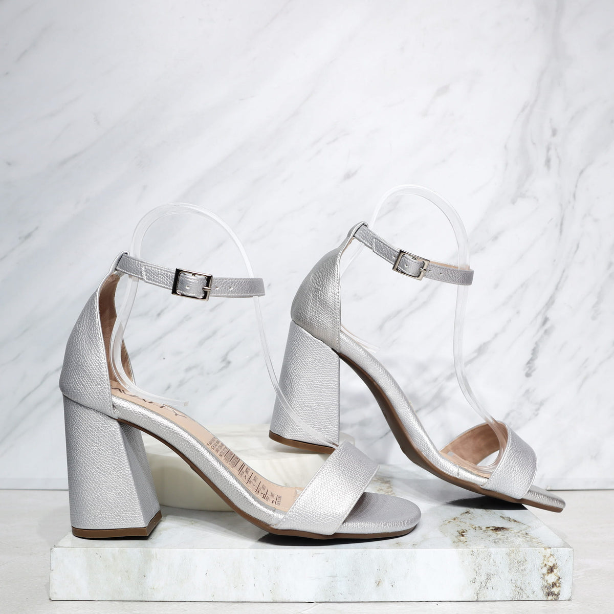 Sandalia 7 1/2 plata golosina para mujer 7201-Z473