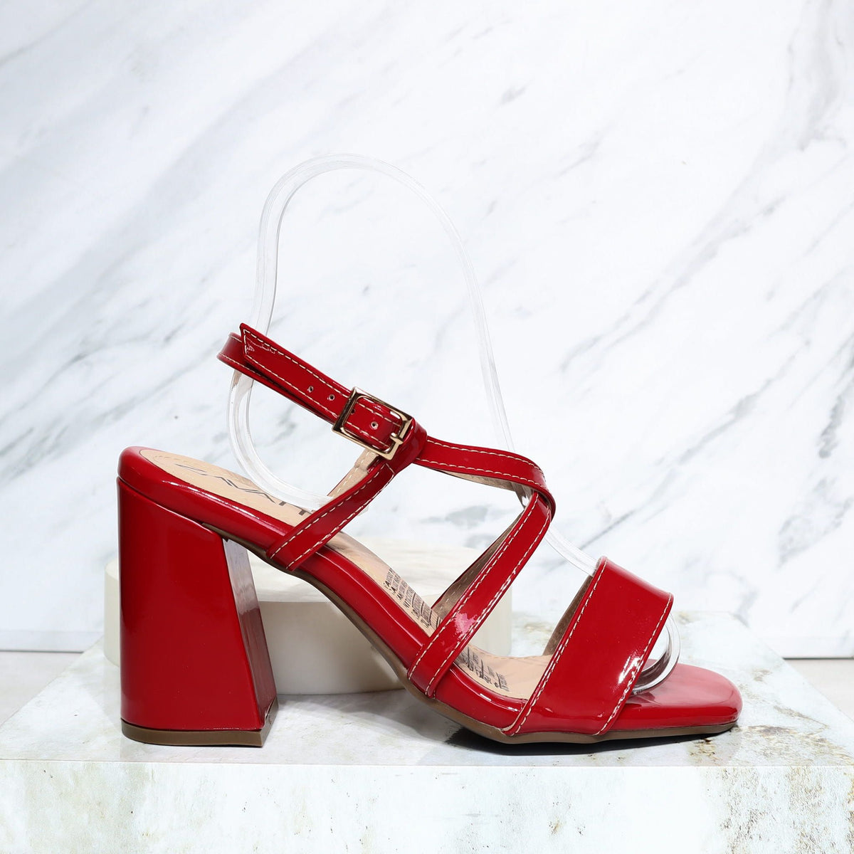 Sandalia 7 1/2 rojo charol para mujer 7430-Z473