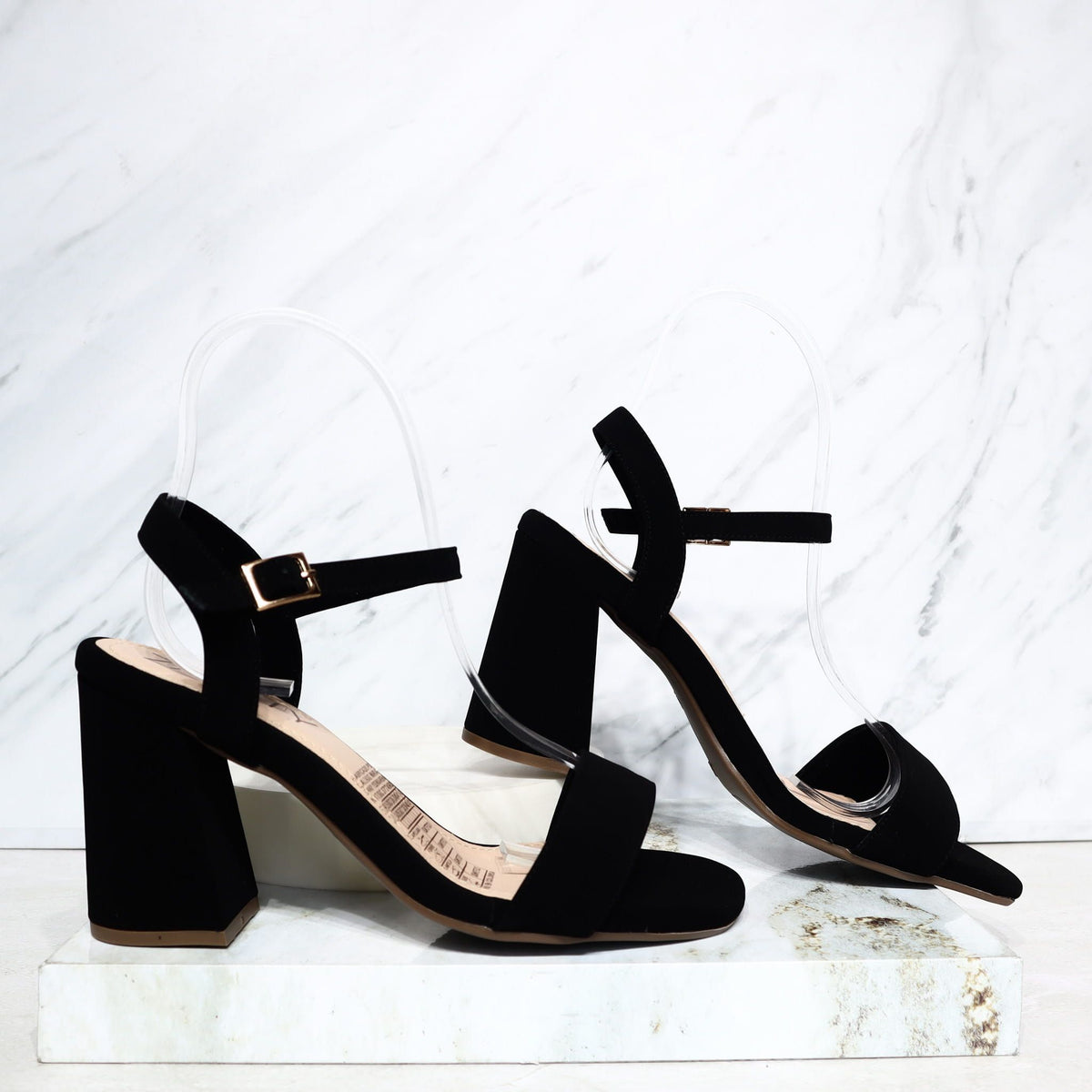 Sandalia 7 1/2 negro nobuck para mujer 7500-Z473