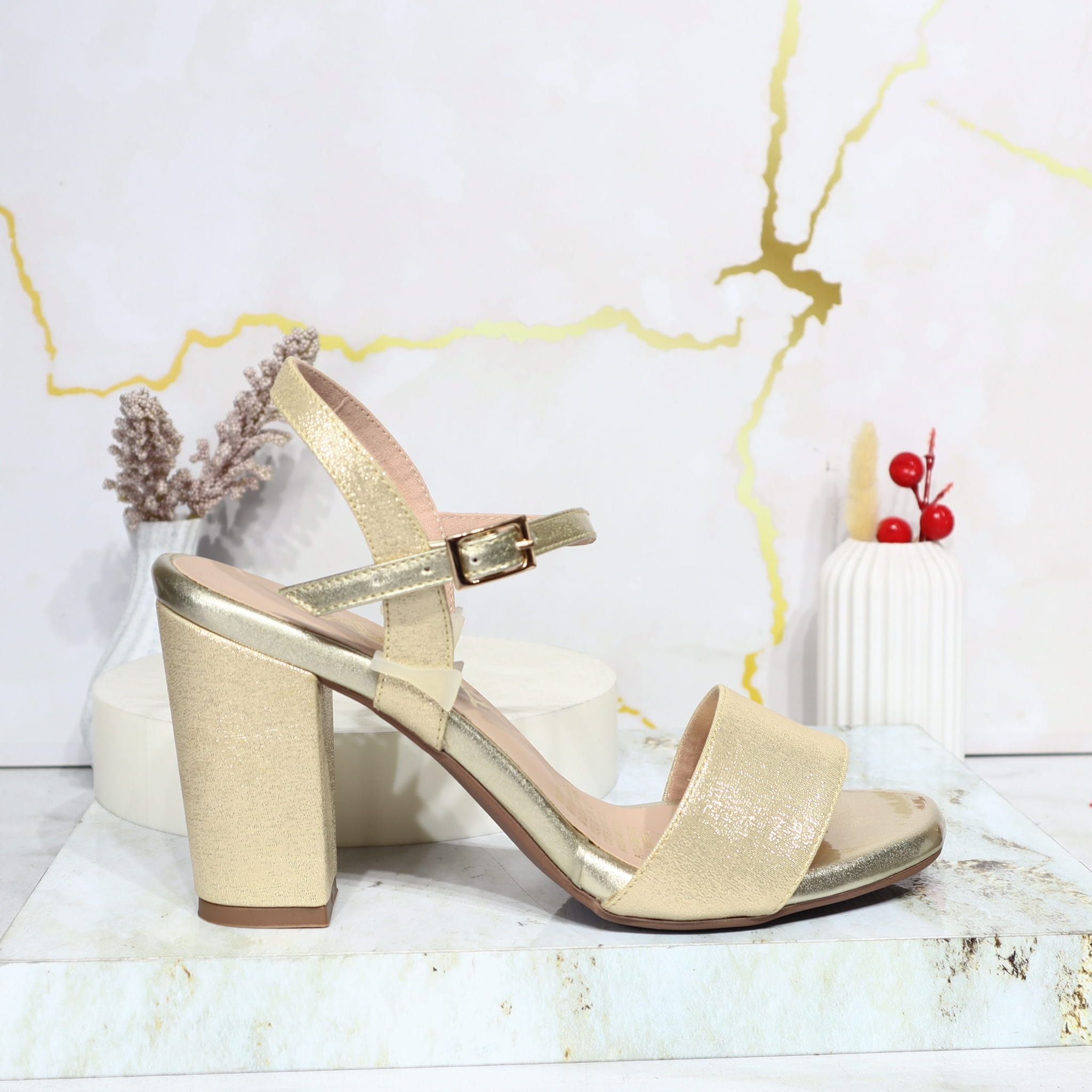 Sandalia tacon champaña brillante para mujer 7593-Z522