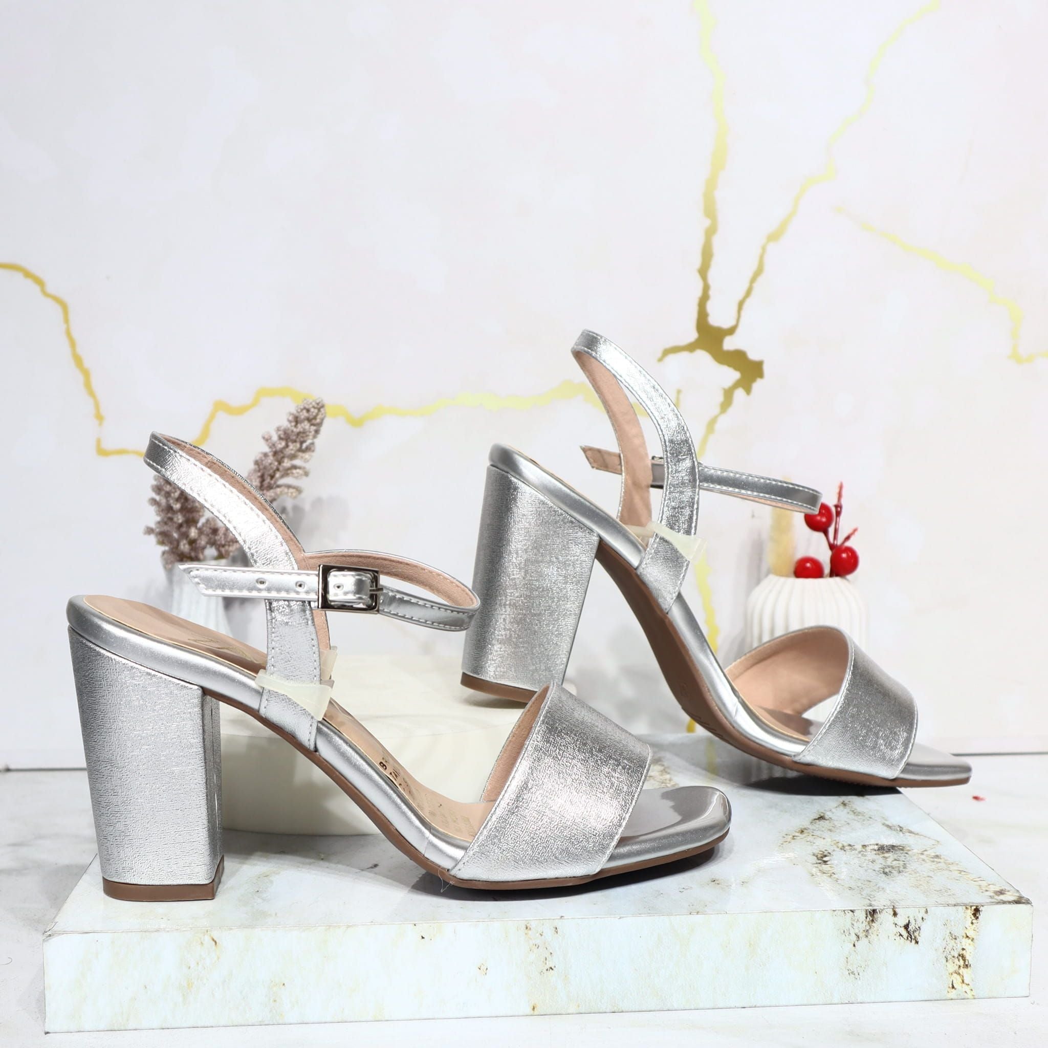 Sandalia tacon plata brillante para mujer 7593-Z522