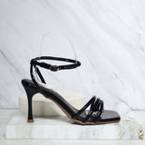 Sandalia tacon negro charol para mujer 7701-Z471