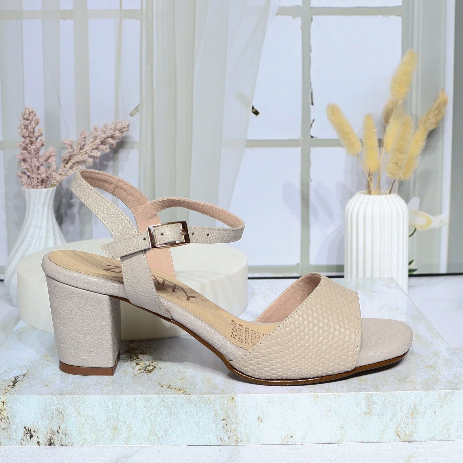 Tacon arena cuero para mujer C07-Z522