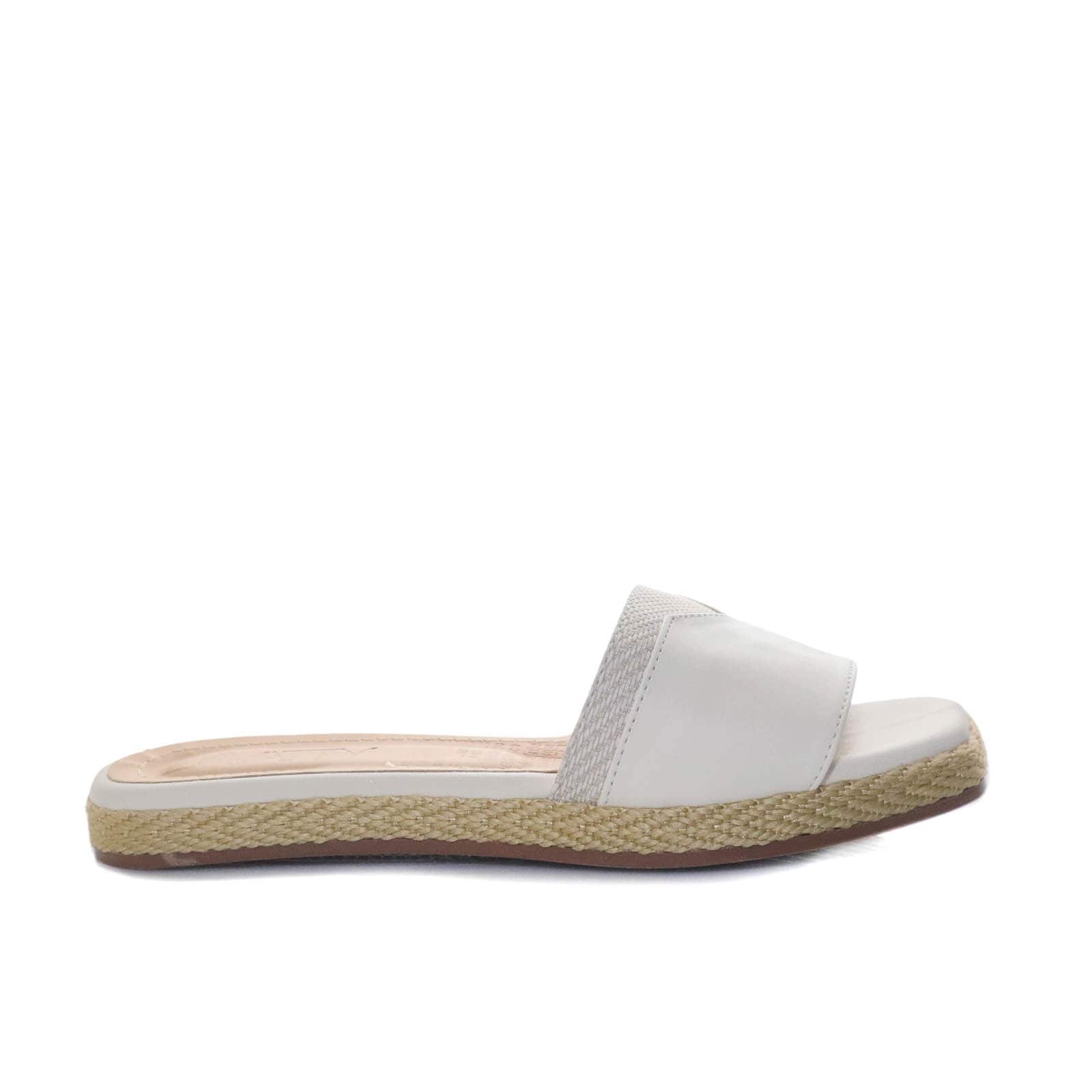 Sandalia plana beige x talco para mujer D26-Z590