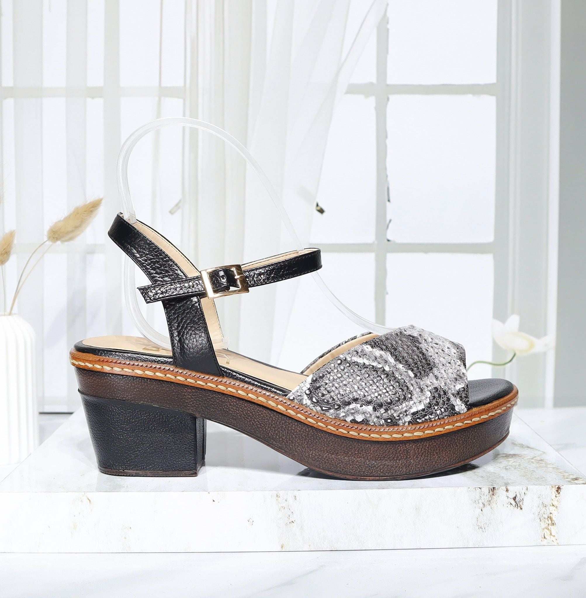 Plataforma alta negro cuero para mujer E104-Z06