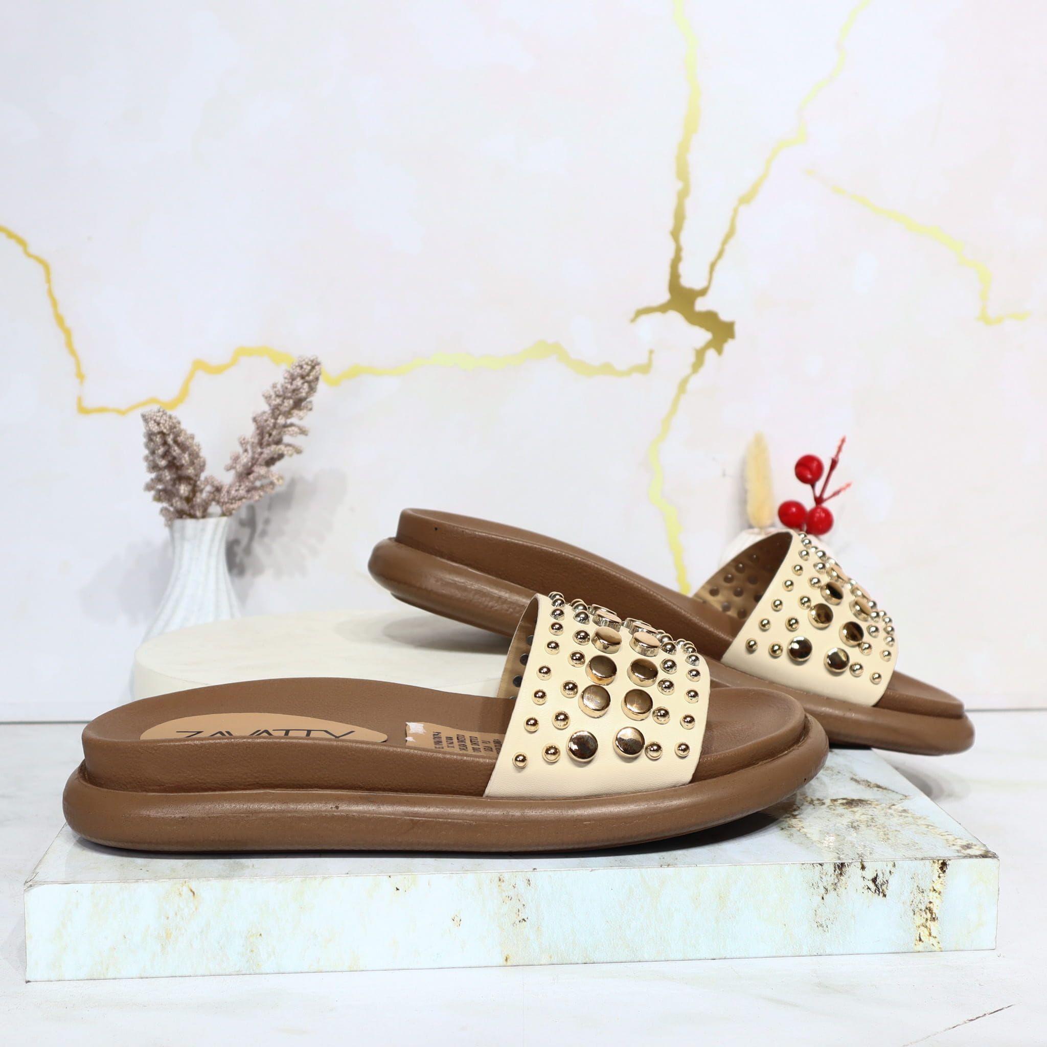Sandalia canoa beige para mujer H02-Z723