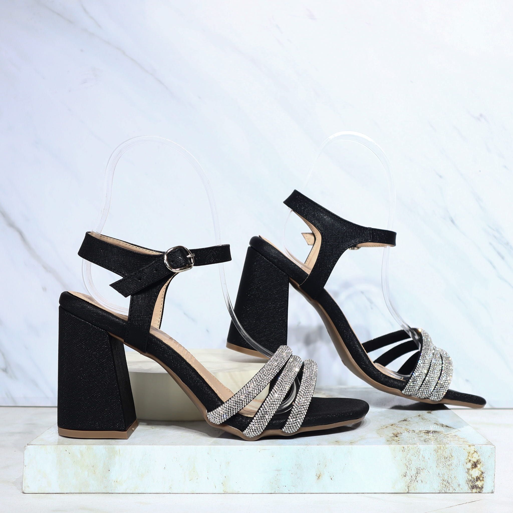Sandalia tacon negro para mujer J138-Z471