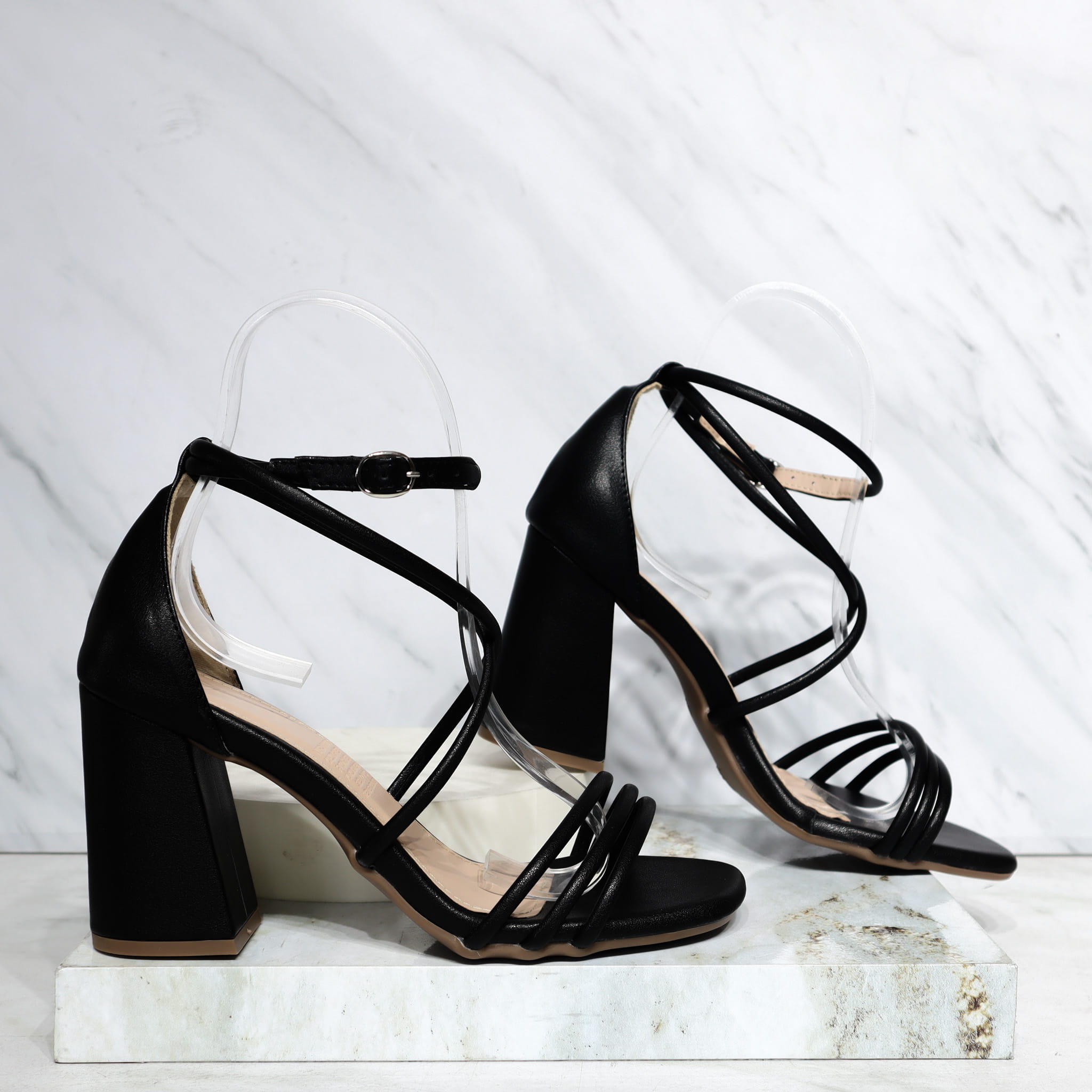 Sandalia tacon negro para mujer J144-Z471