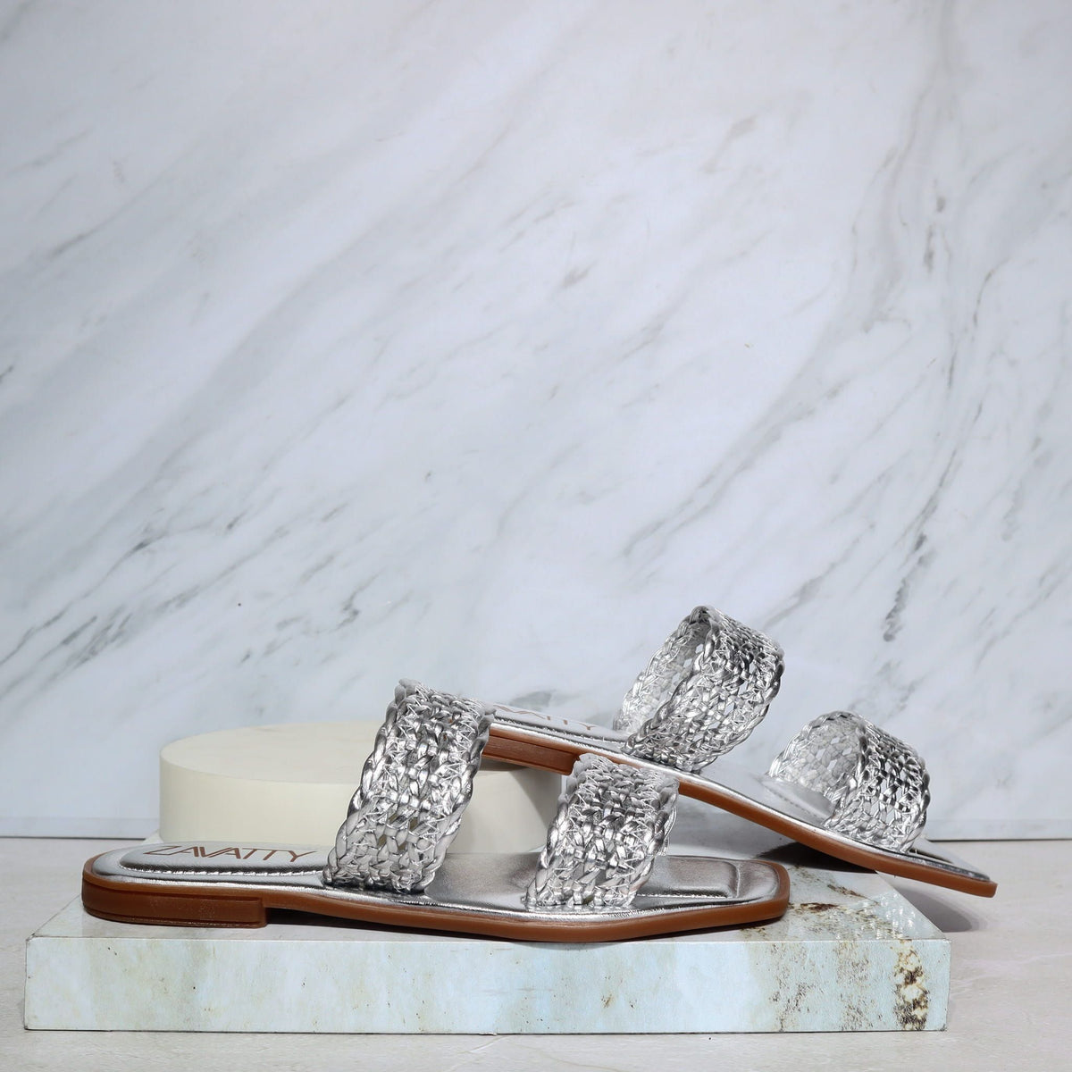 Sandalia plana plata para mujer M081-Z111