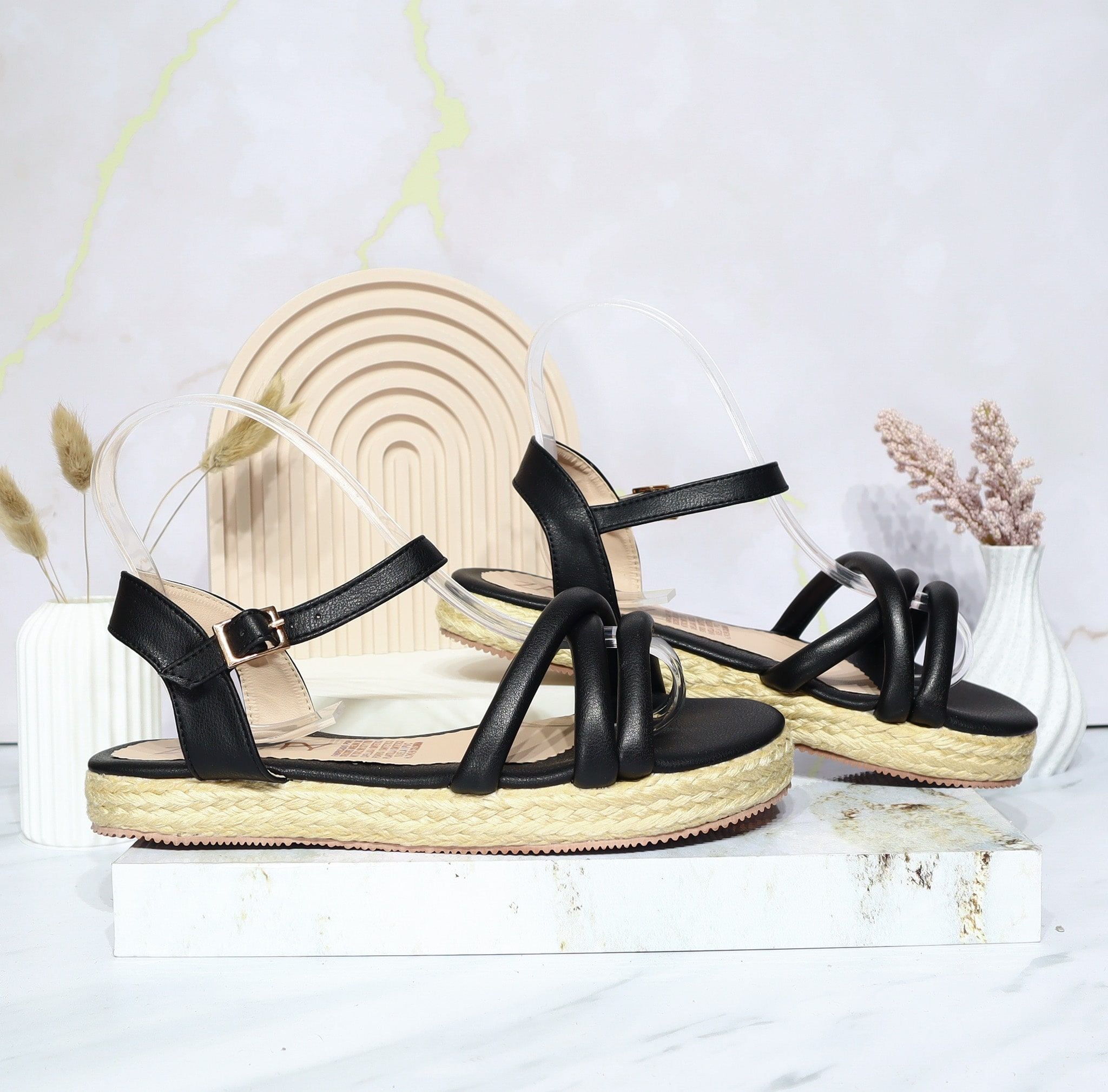 Sandalia plana negro para mujer M144-Z471