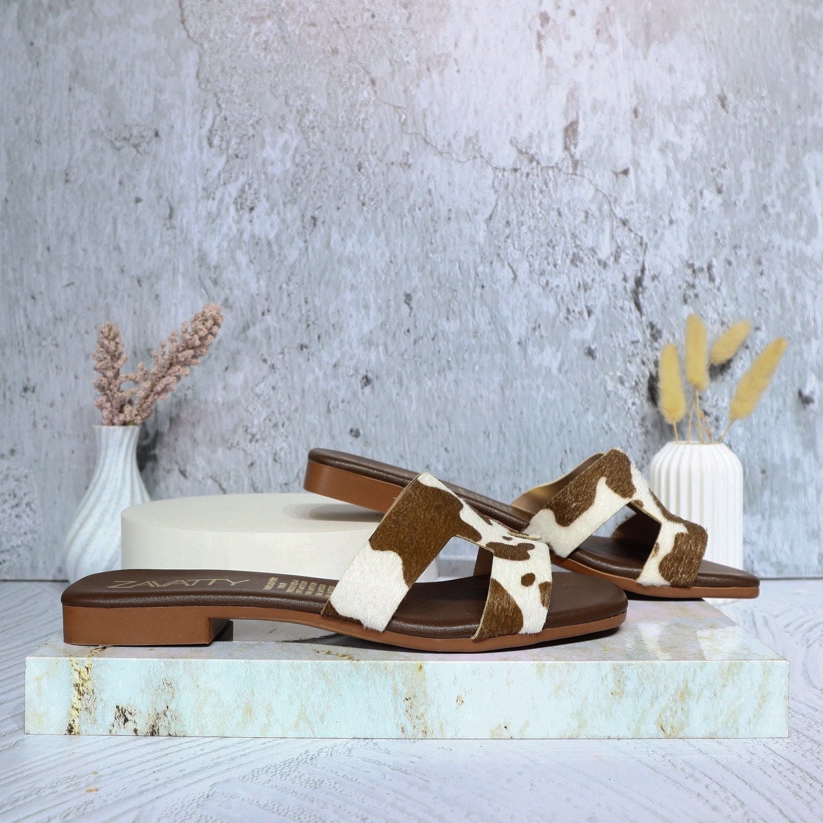 Sandalia plana chocolate vaca para mujer N126-Z446
