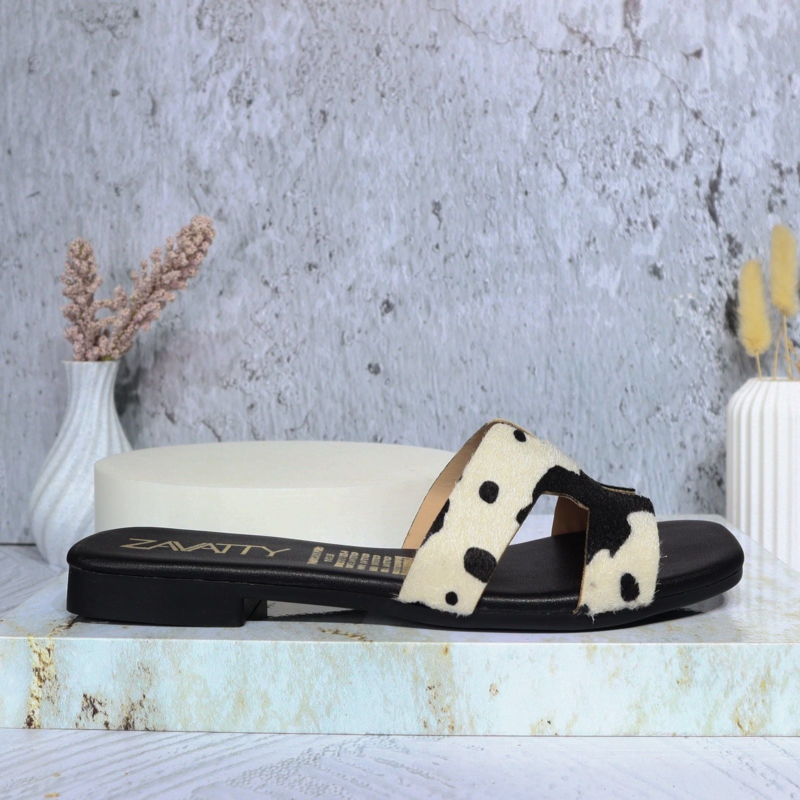 Sandalia plana negro vaca para mujer N126-Z446