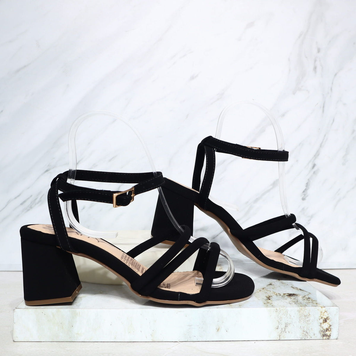Sandalia 5 1/2 negro nobuck para mujer N5468-Z473