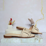 Sandalia plana beige para mujer P322-Z84