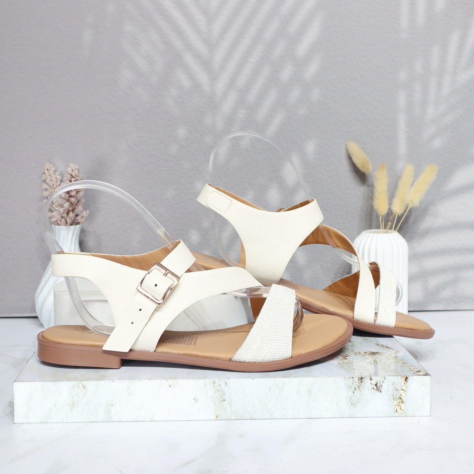 Sandalia plana talco cuero para mujer TL112-Z19
