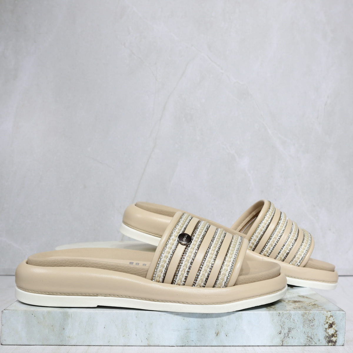 Sandalia canoa beige para mujer V964-Z84