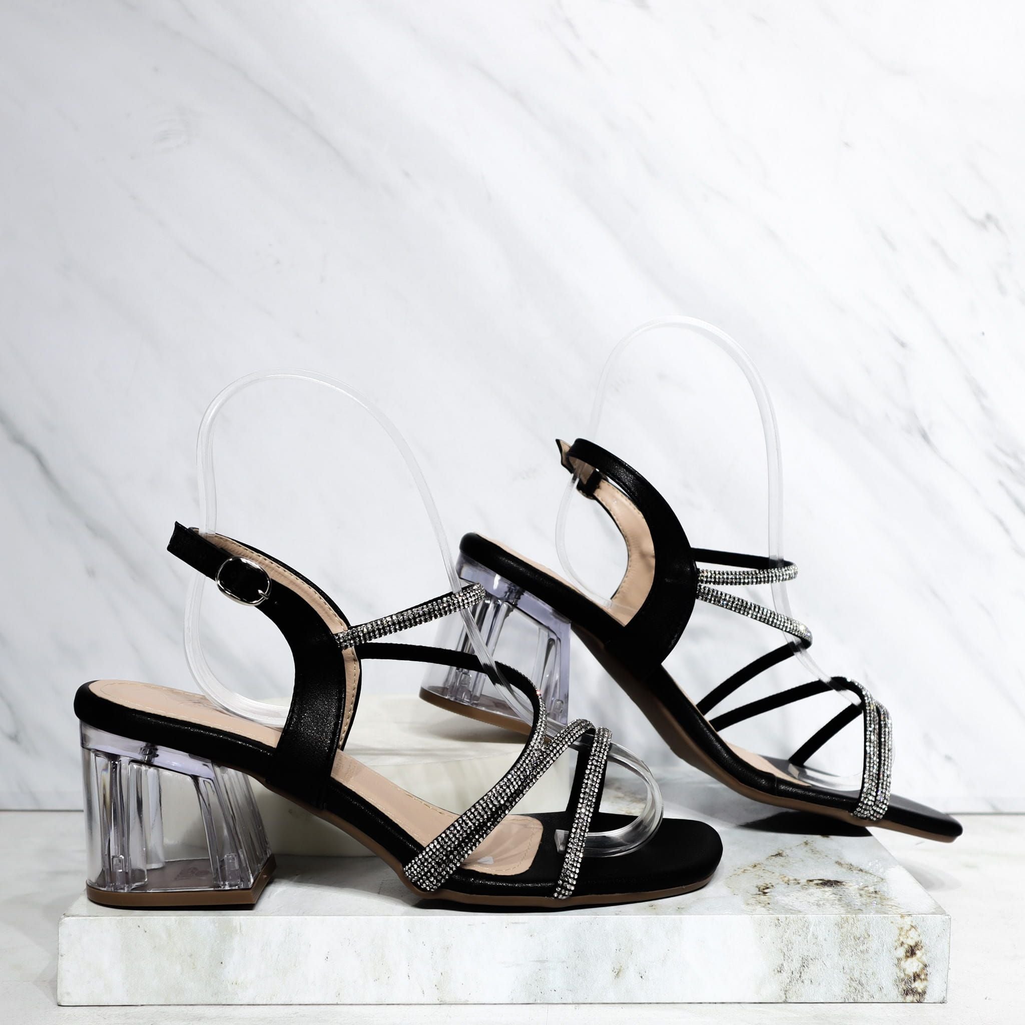 Sandalia tacon negro x murano para mujer W47-Z471