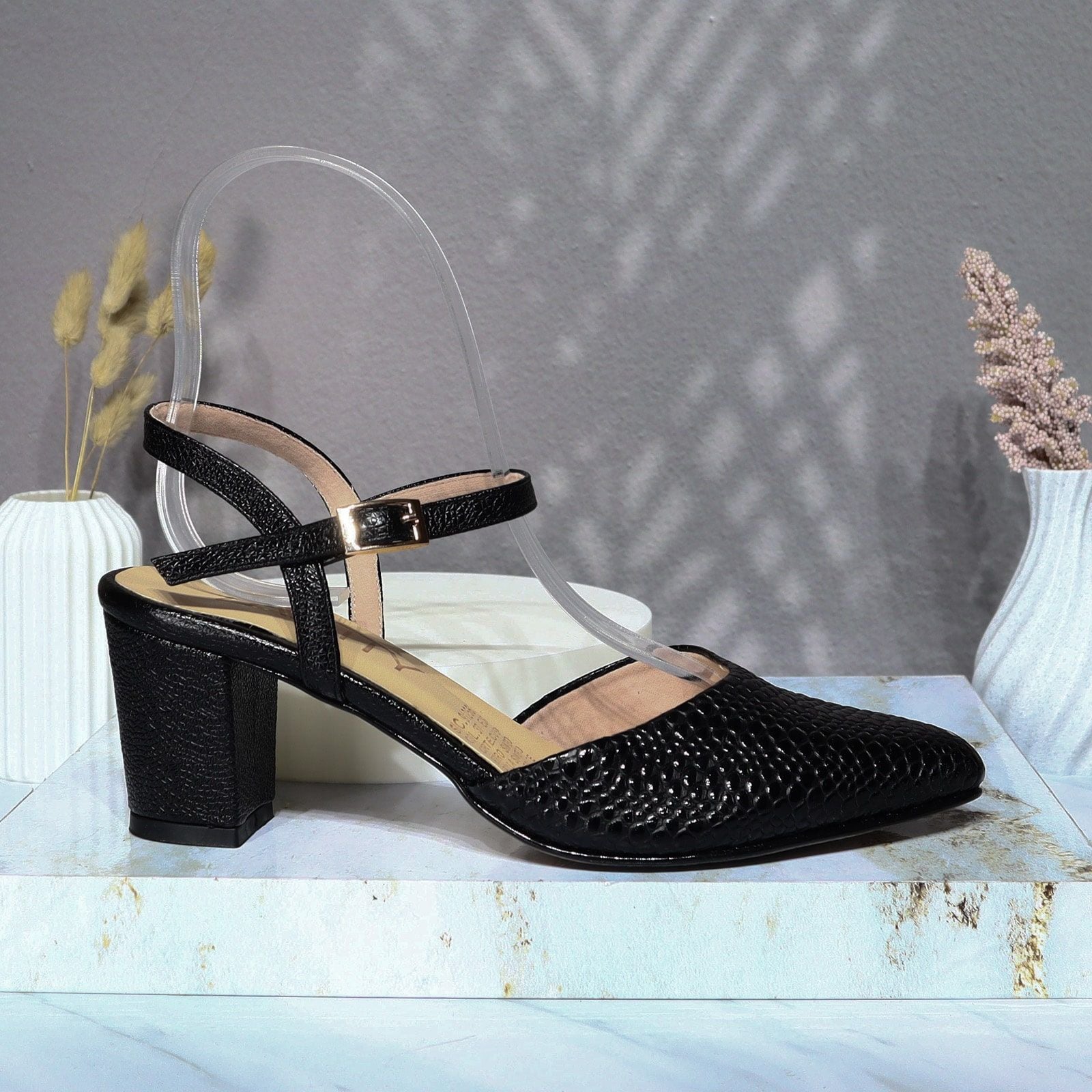 Tacon negro cuero para mujer C05-Z522