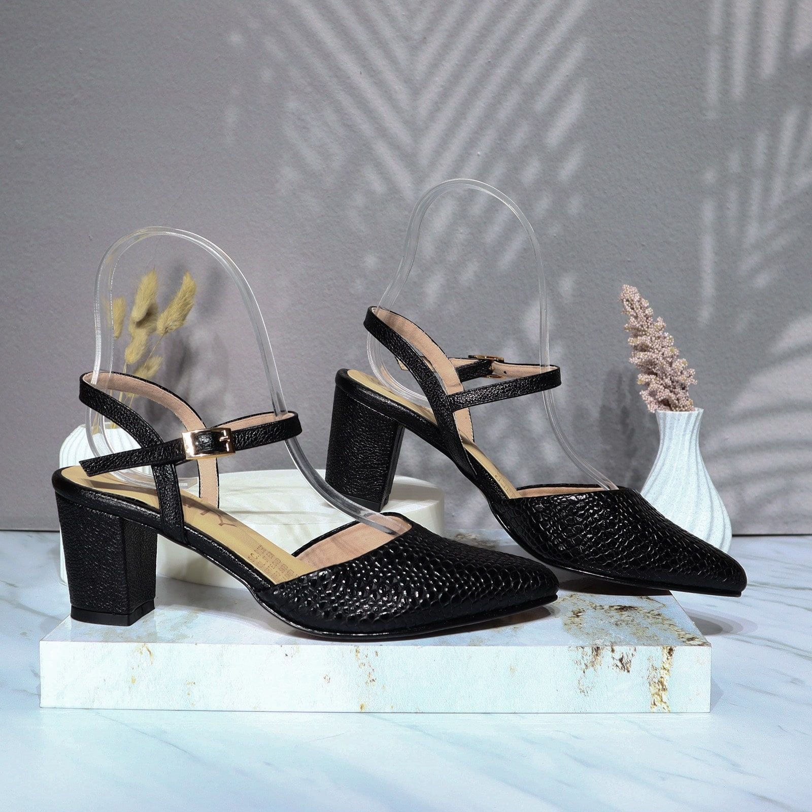 Tacon negro cuero para mujer C05-Z522