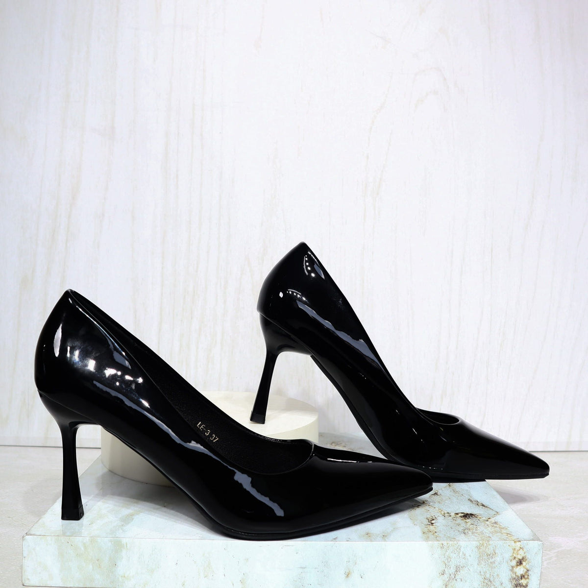 Tacon negro charol para mujer LE3-Z634