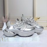 Tenis plateado para mujer 120-Z329