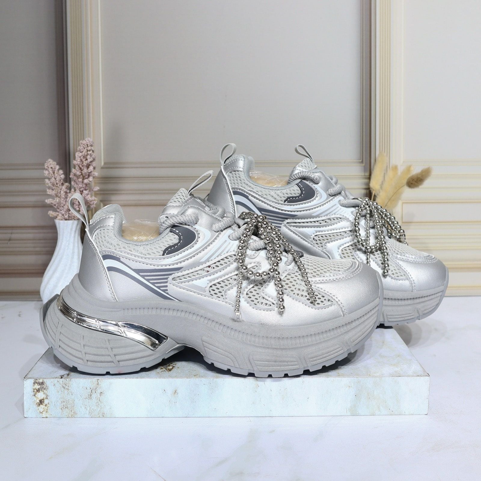 Tenis plateado para mujer 121-Z329