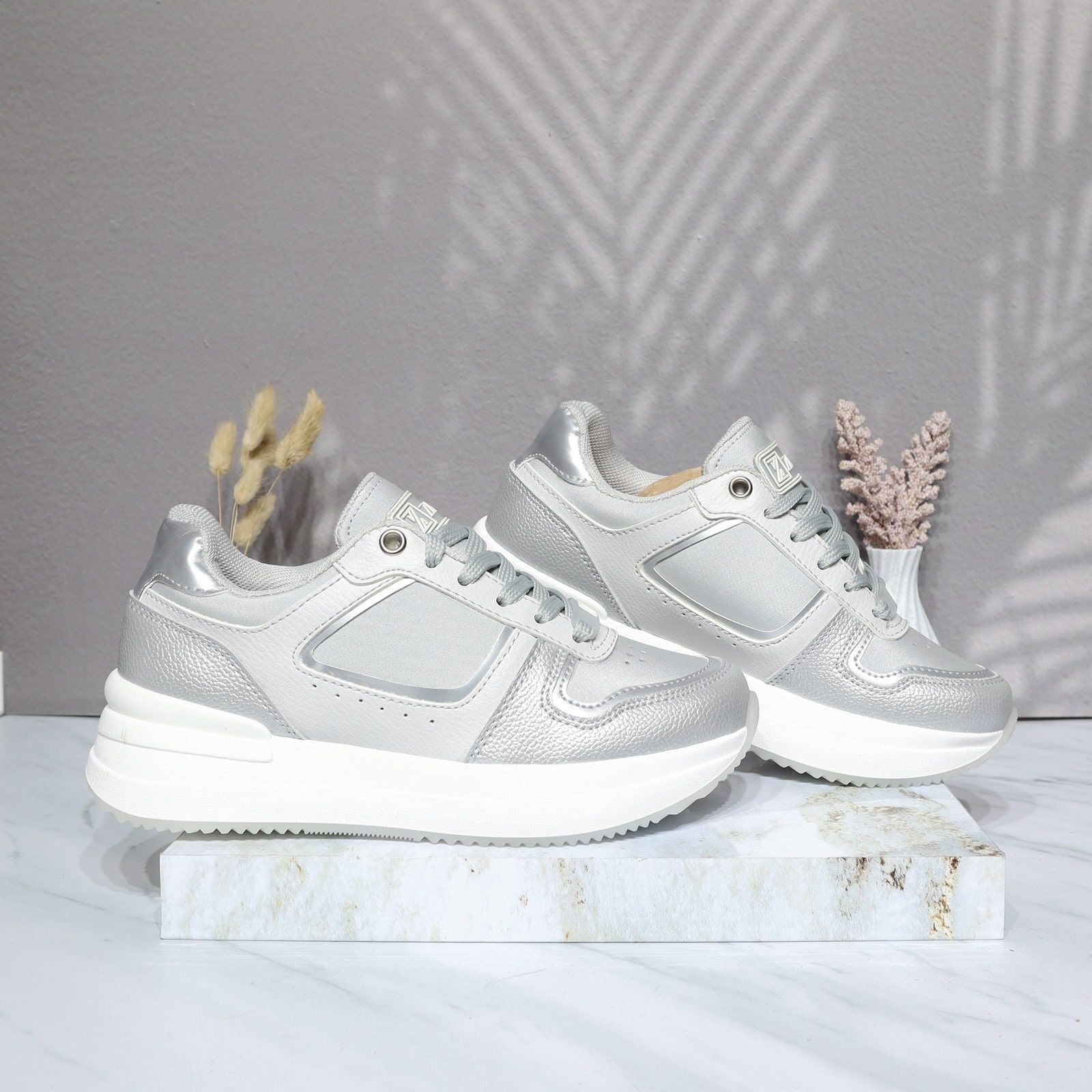 Tenis gris para mujer 209-Z273