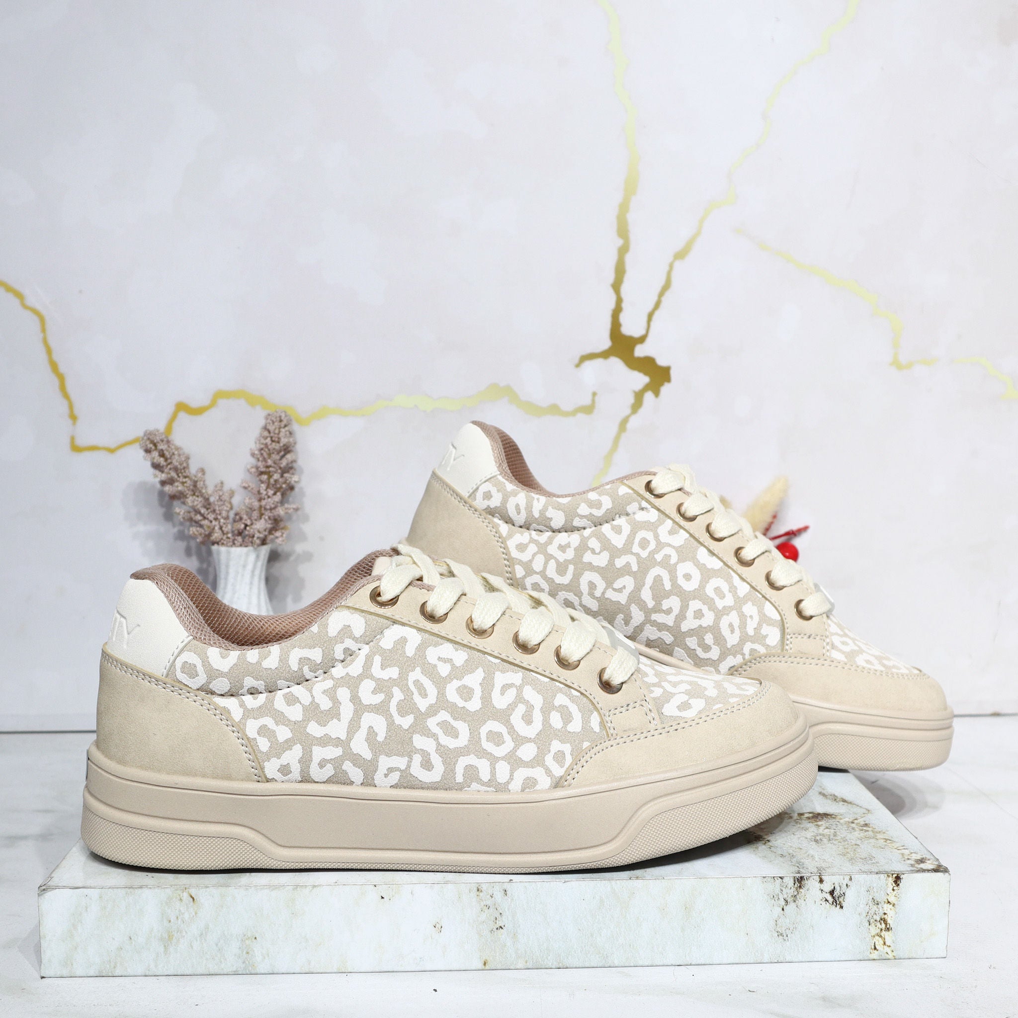 Tenis beige para mujer 233-Z273