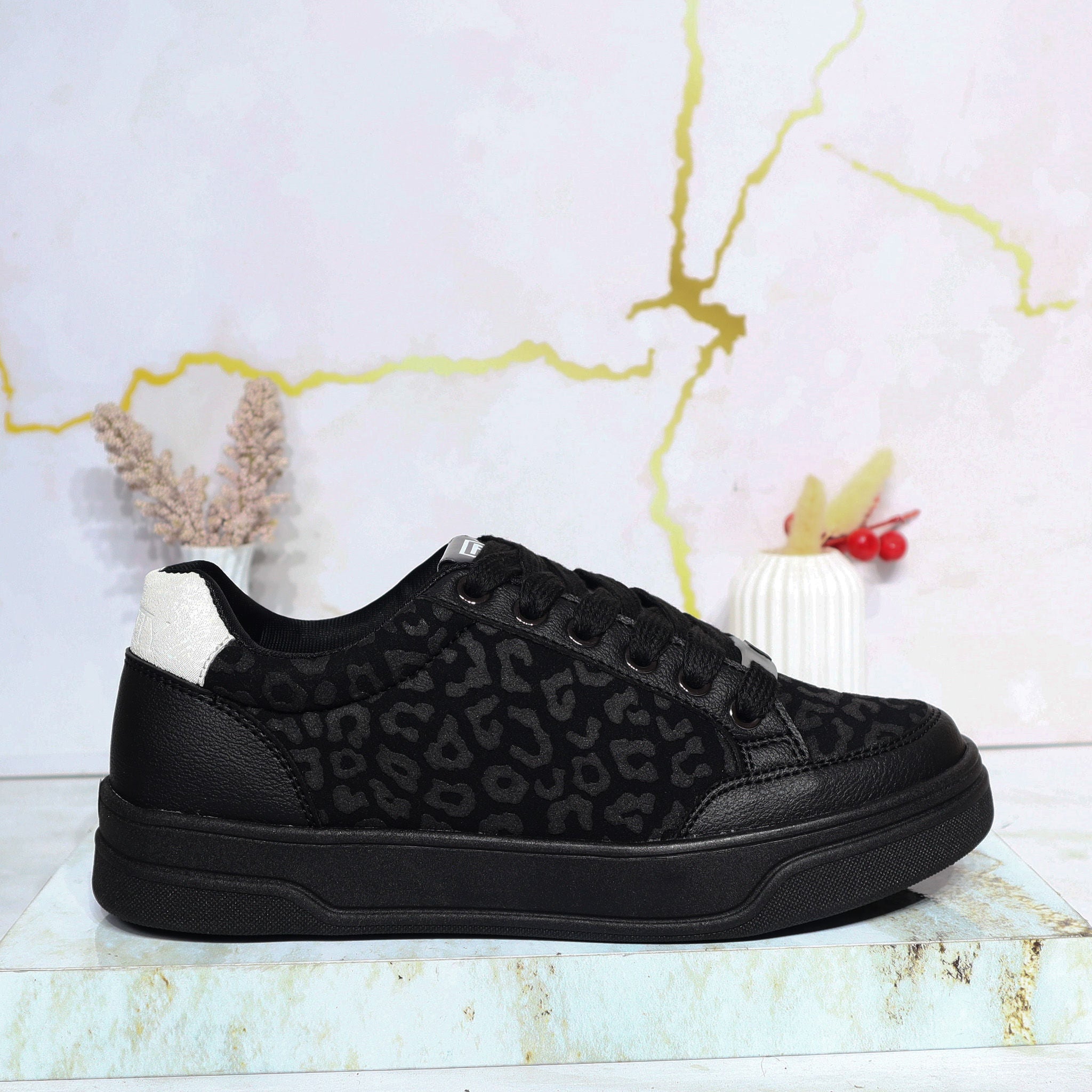 Tenis negro para mujer 233-Z273