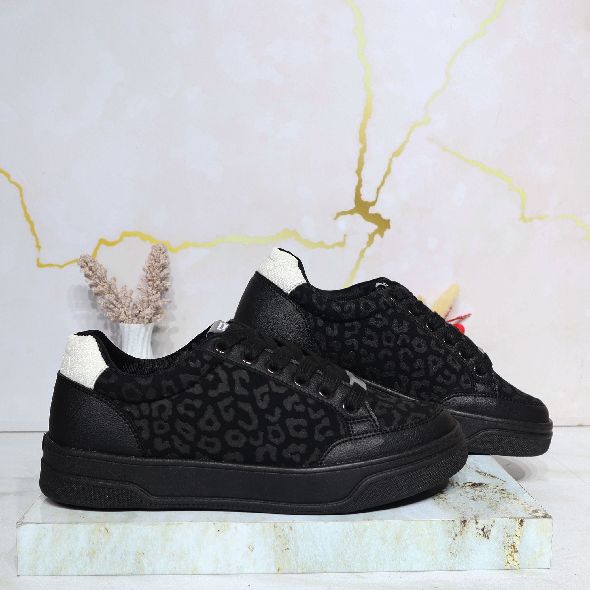 Tenis negro para mujer 233-Z273