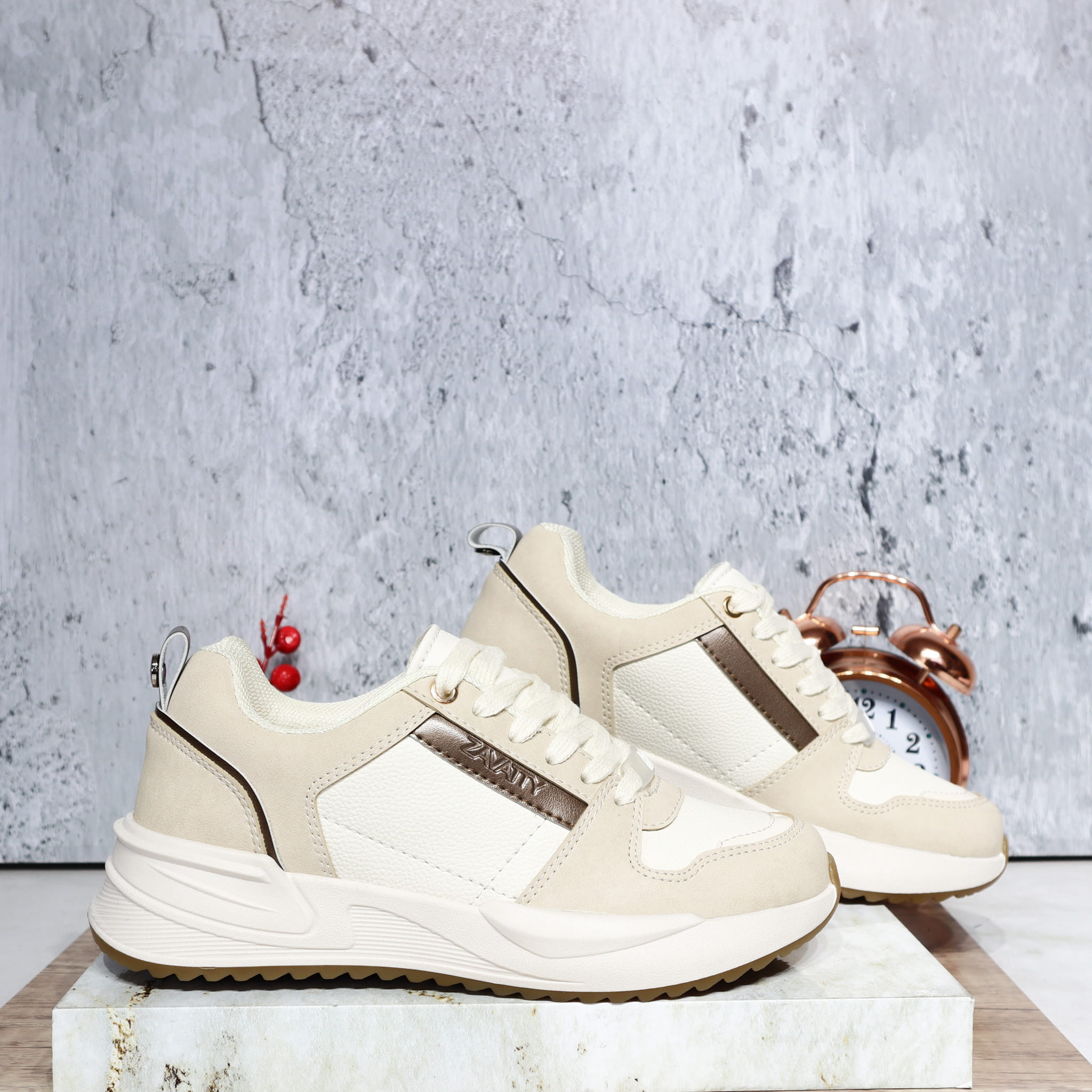 Tenis beige para mujer 240-Z273