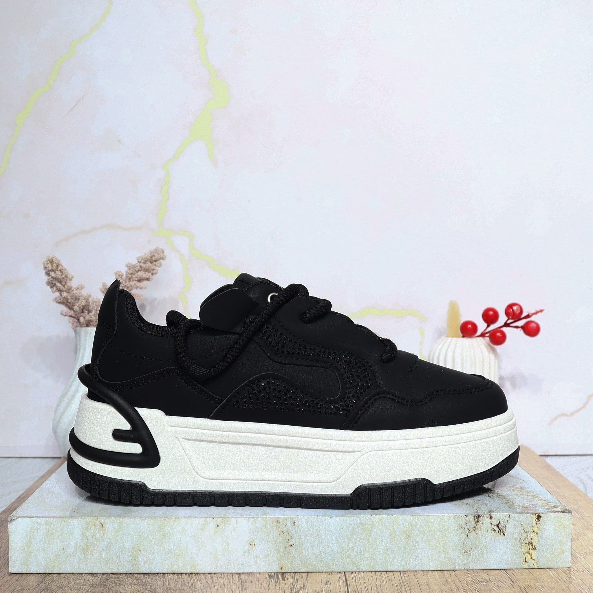 Tenis negro para mujer 25051-Z477