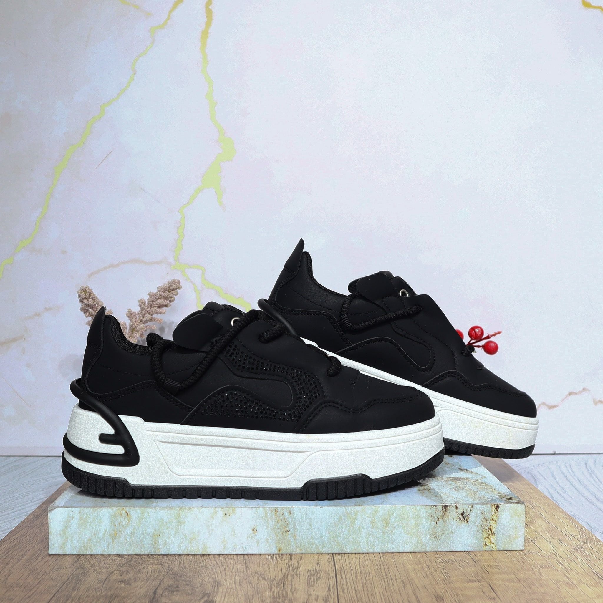 Tenis negro para mujer 25051-Z477