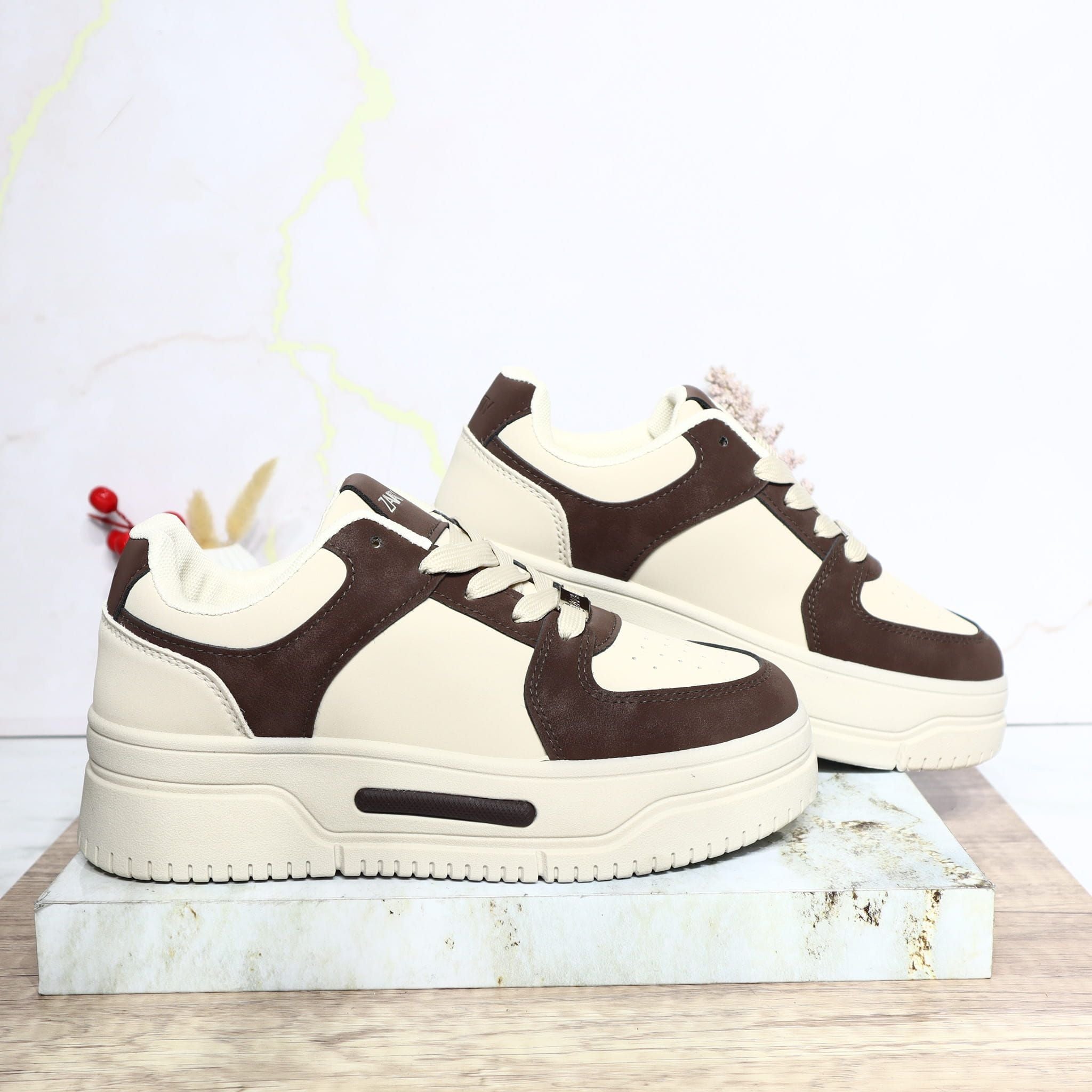 Tenis beige x cafe para mujer 25052-Z477
