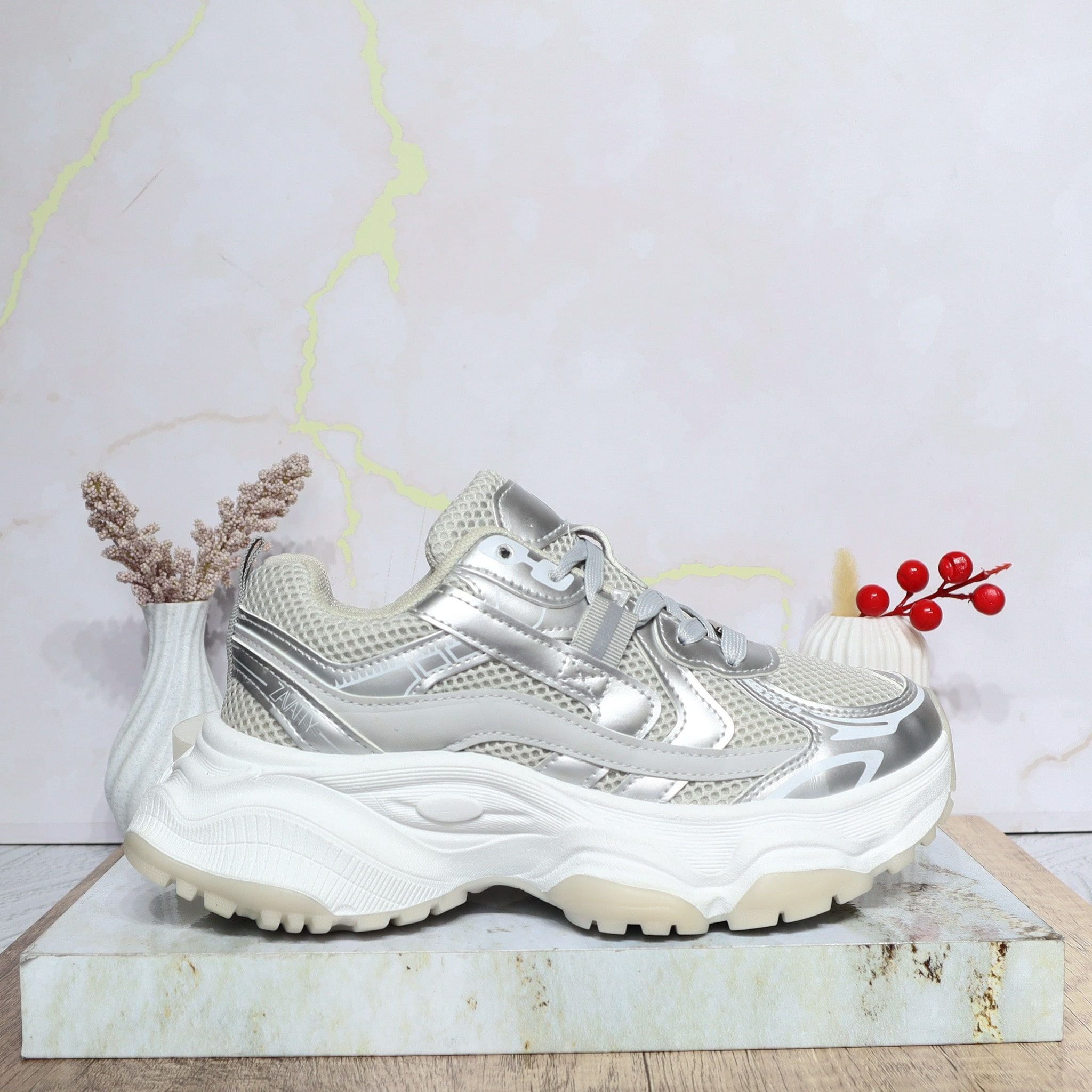 Tenis gris para mujer 25058-Z477