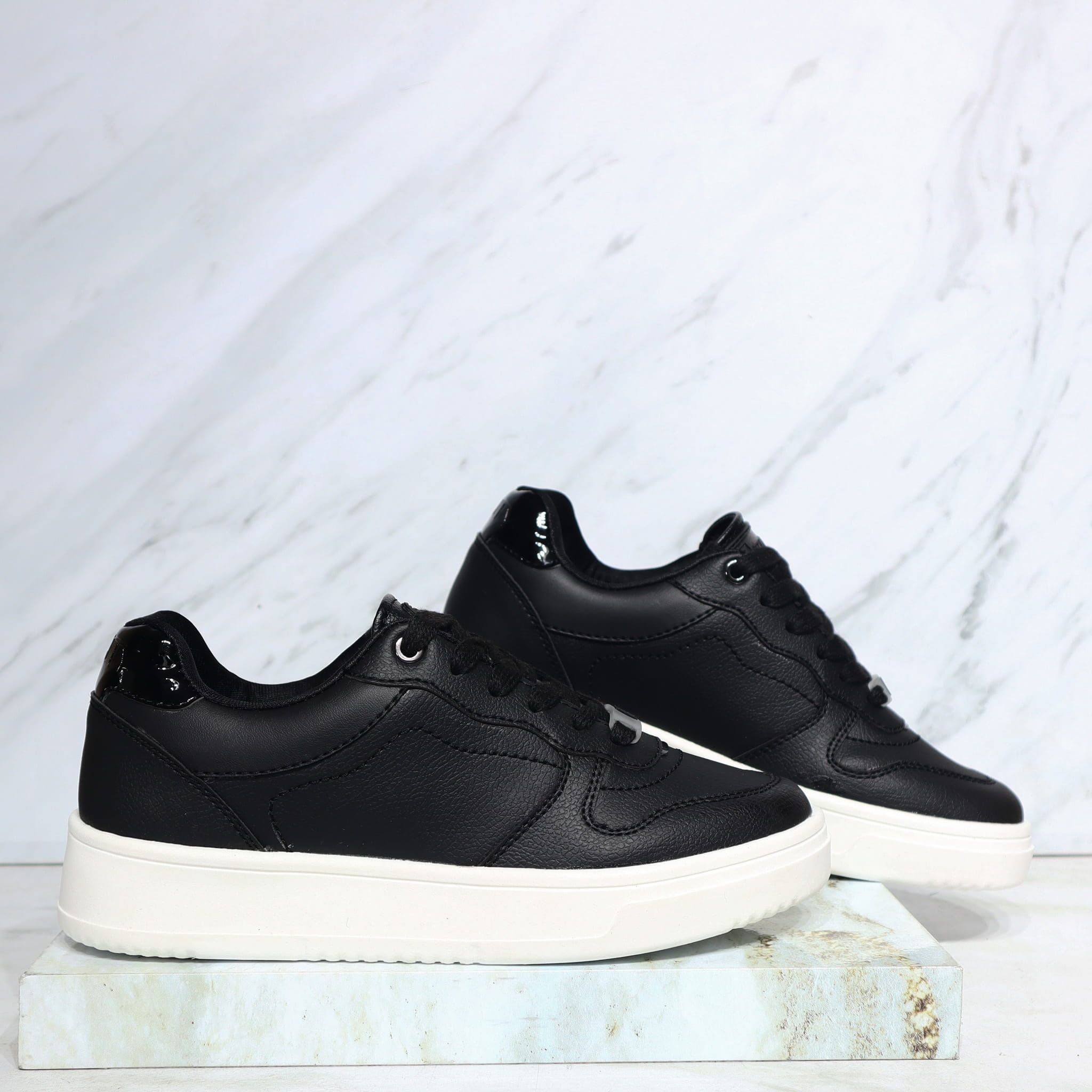 Tenis negro para mujer 302-Z273