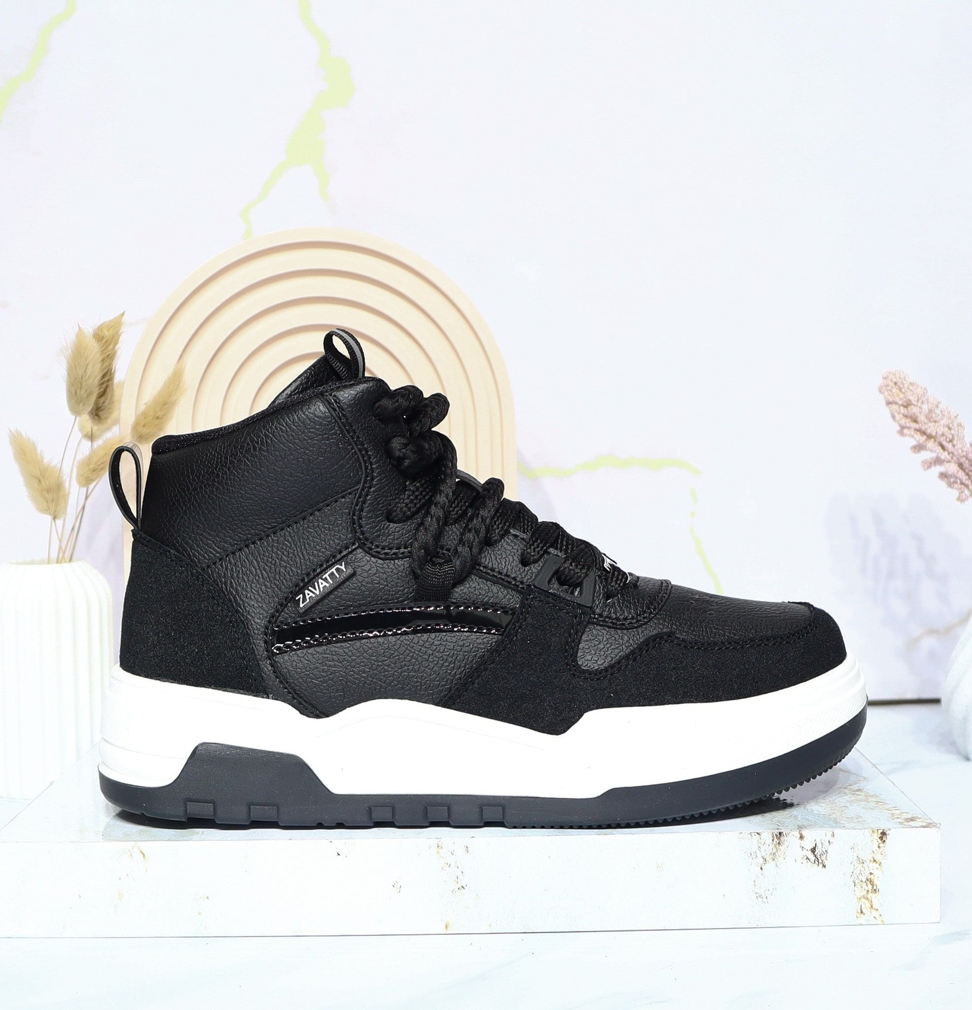 Botin deportivo negro para mujer TA1294