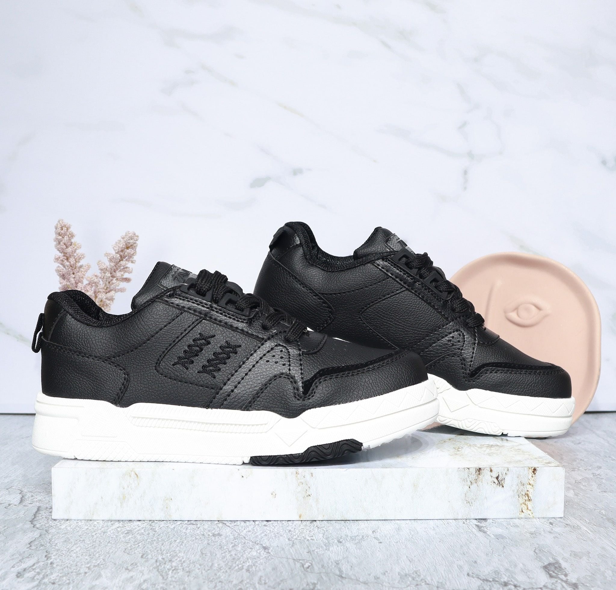 Tenis negro para mujer TA916