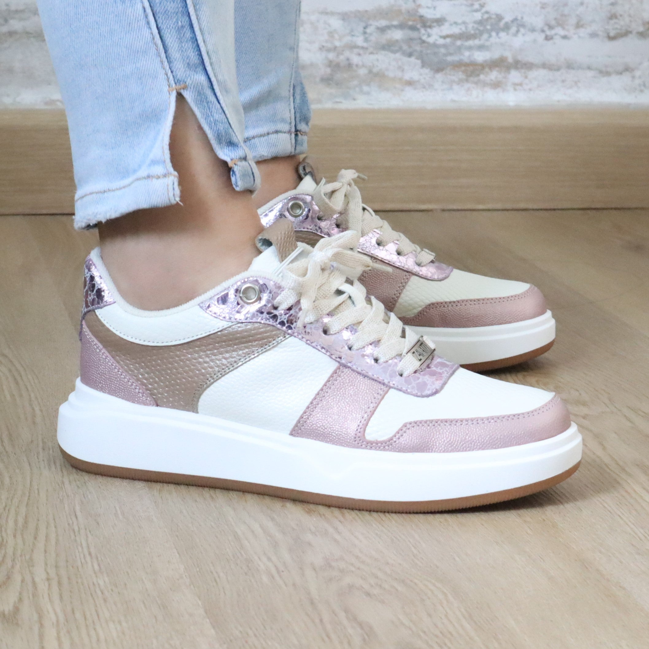 Tenis para mujer TAC946
