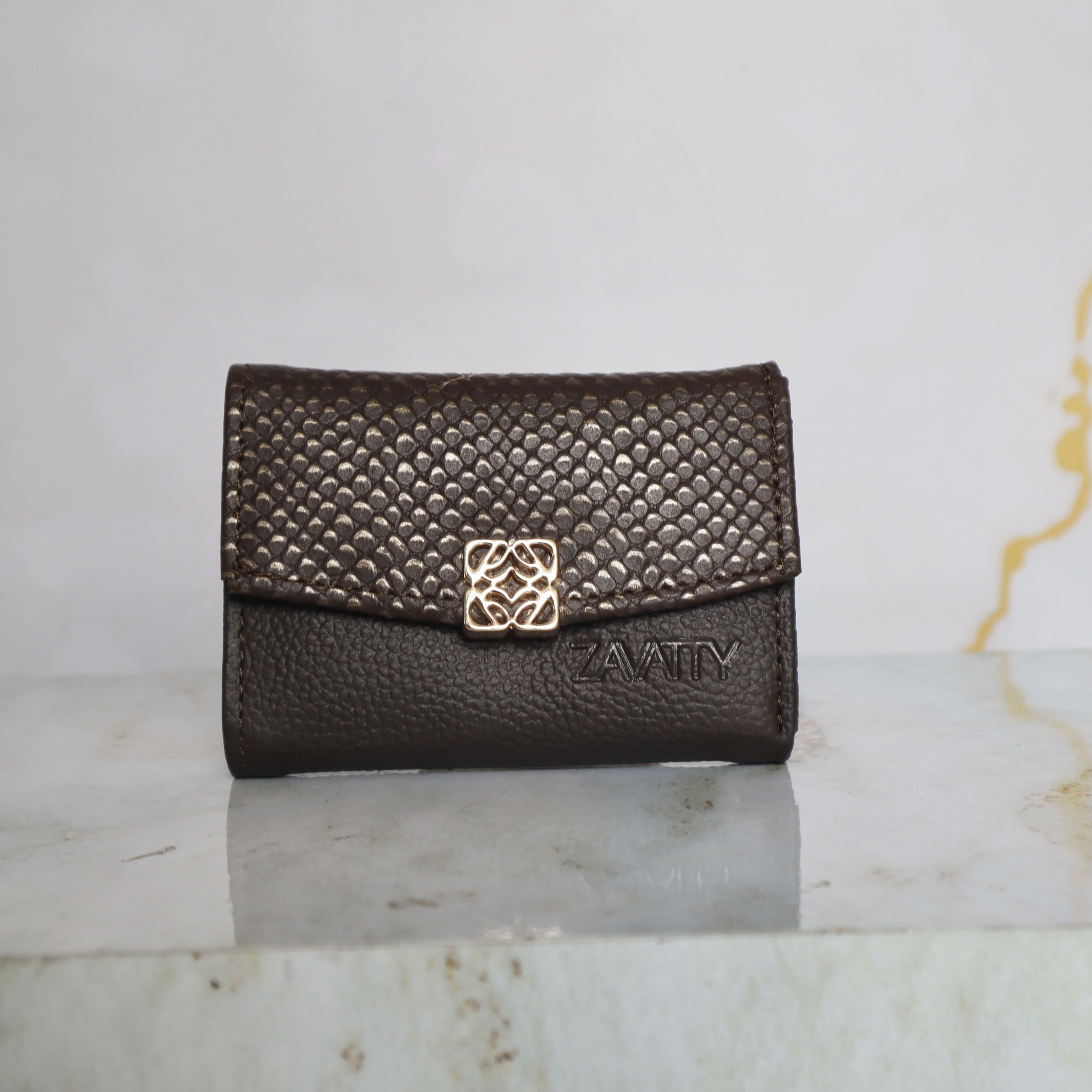 Billetera mediana cafe cuero para mujer BI8824