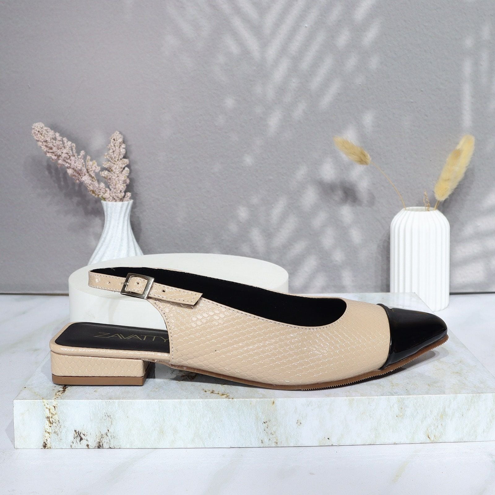 Baleta beige x negro charol para mujer 1687-Z147