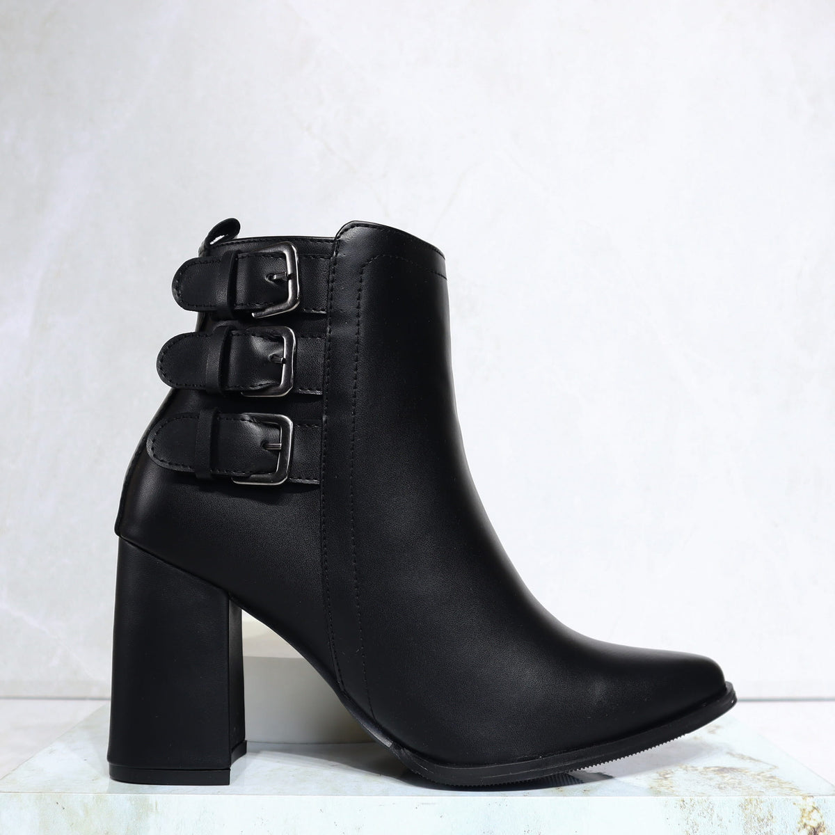 Botin tacon 5 1/2 negro para mujer 2660-Z22