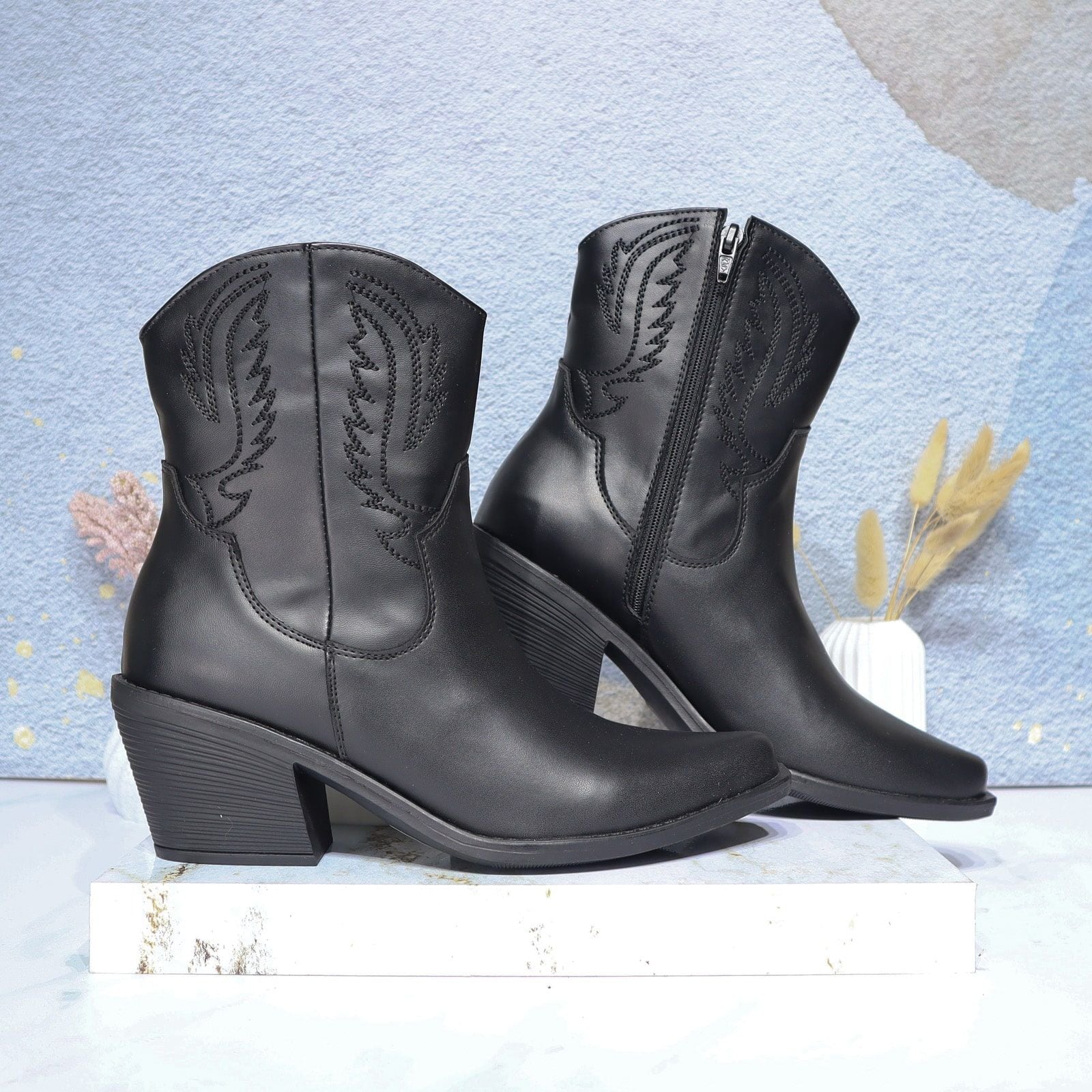 Bota negro bordada para mujer 2581-Z22