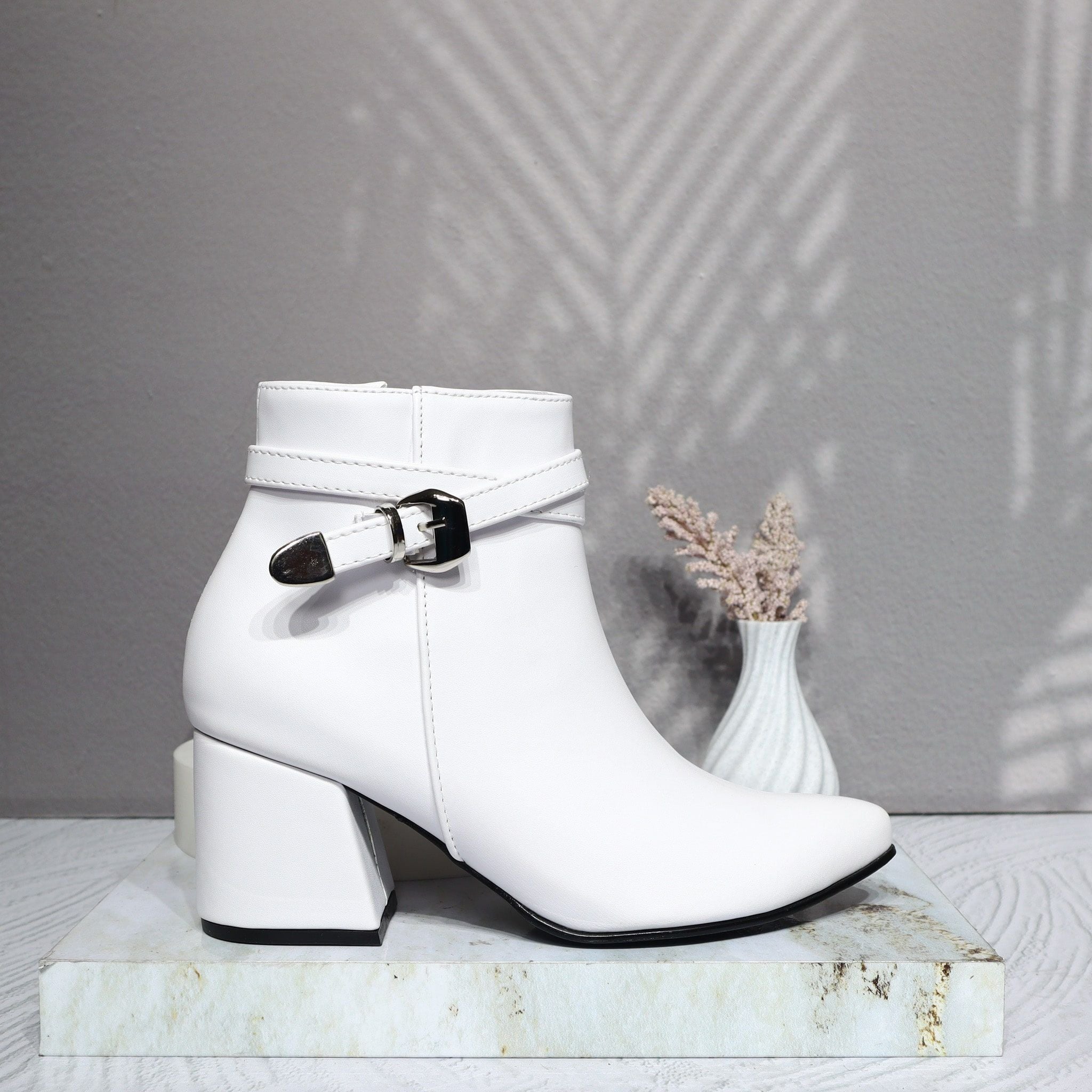 Botin blanco para mujer 7411-Z578