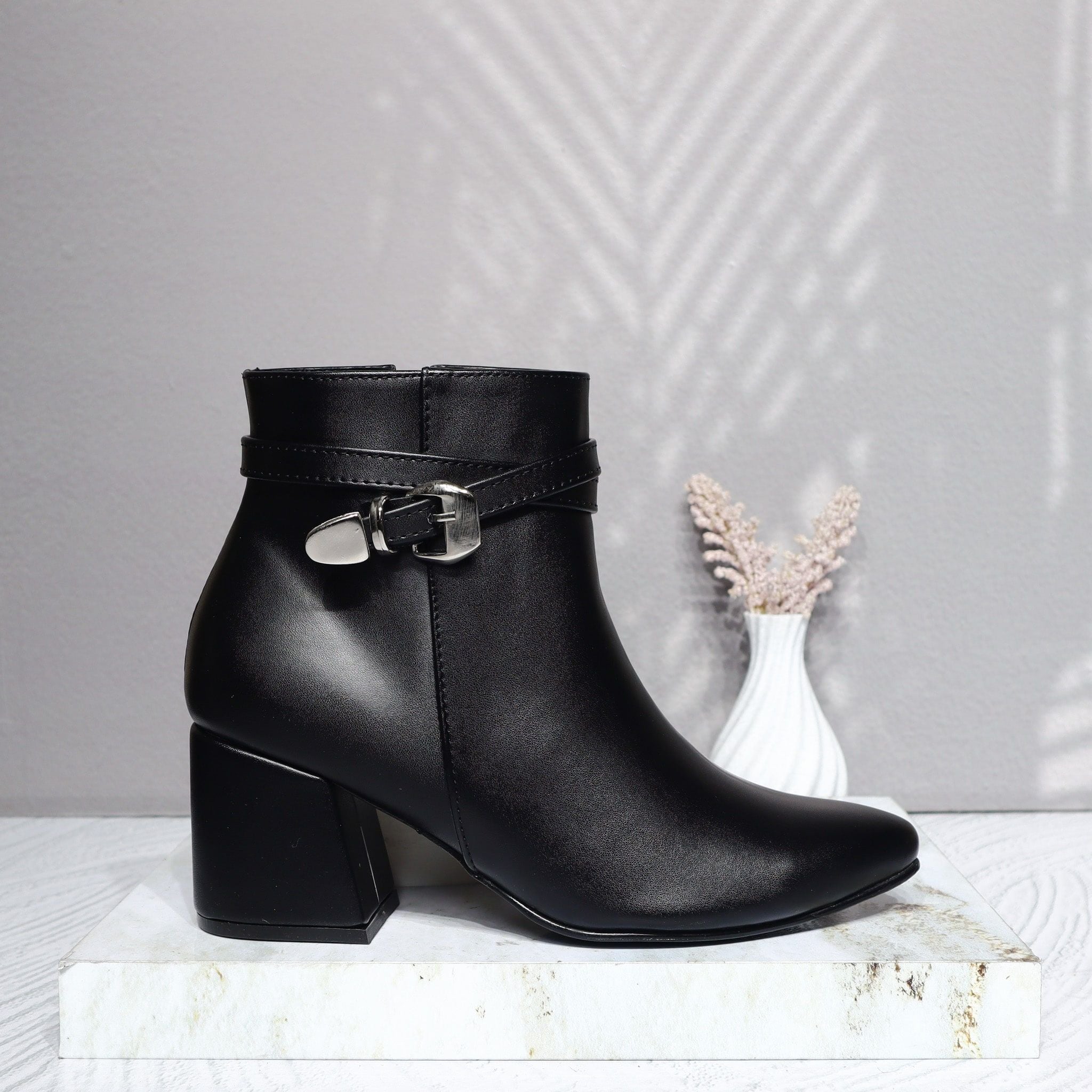 Botin negro para mujer 7411-Z578