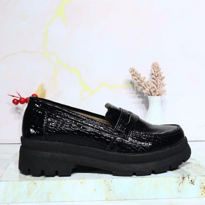 Mocasin negro charol para mujer 625-Z284