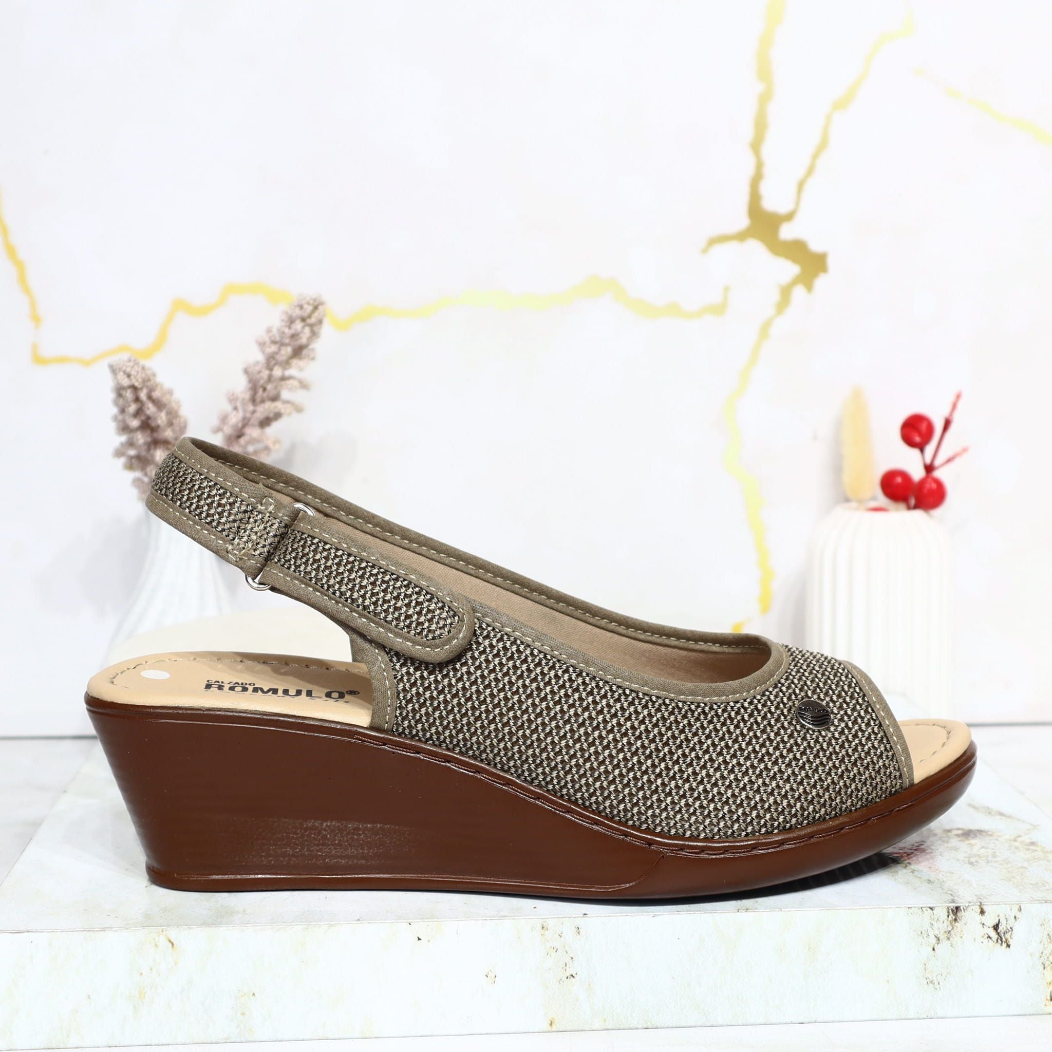 Romulo sandalia taupe para mujer RO5891